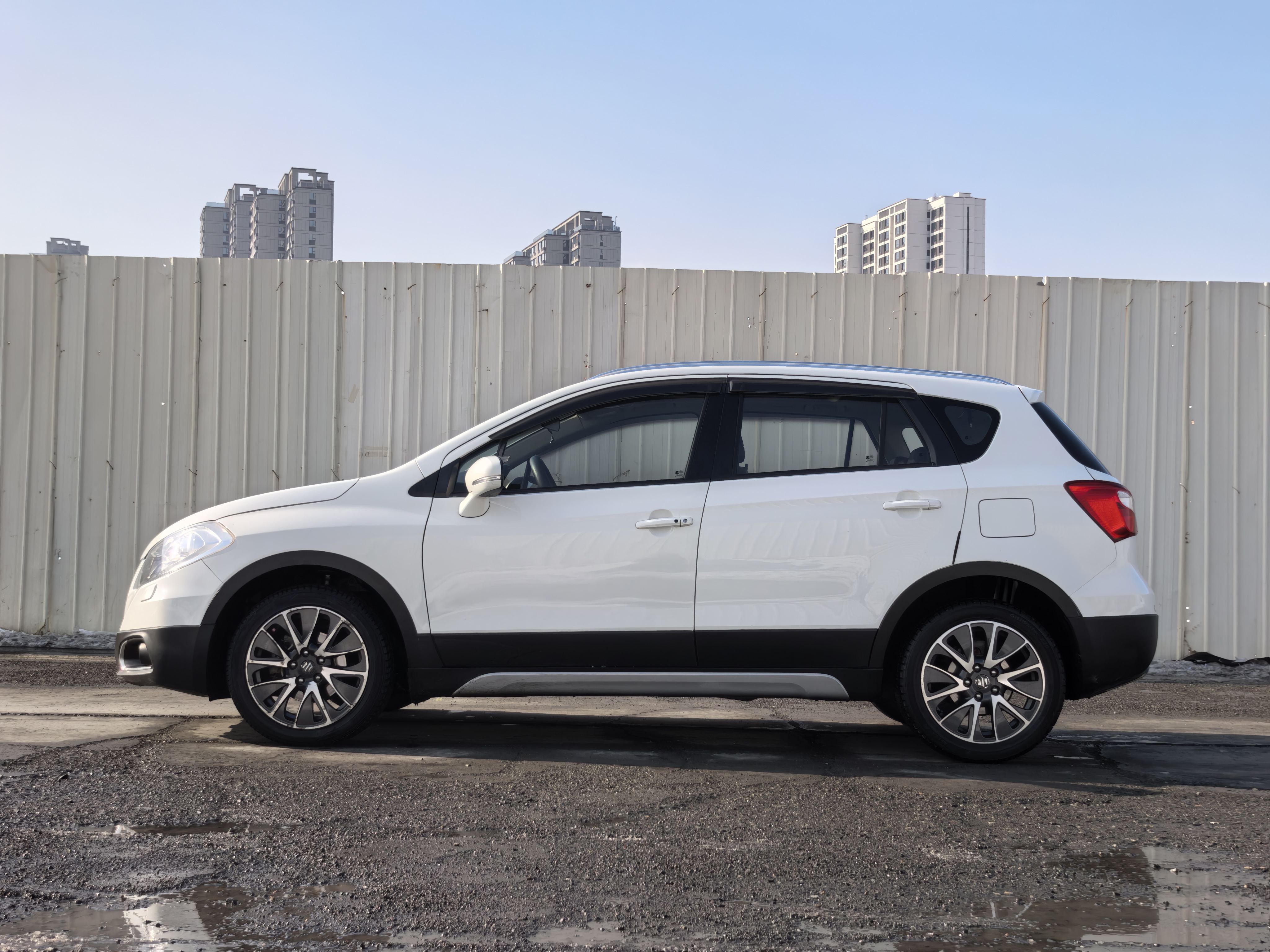 Suzuki S-Cross 2014 صورة سيارة #16