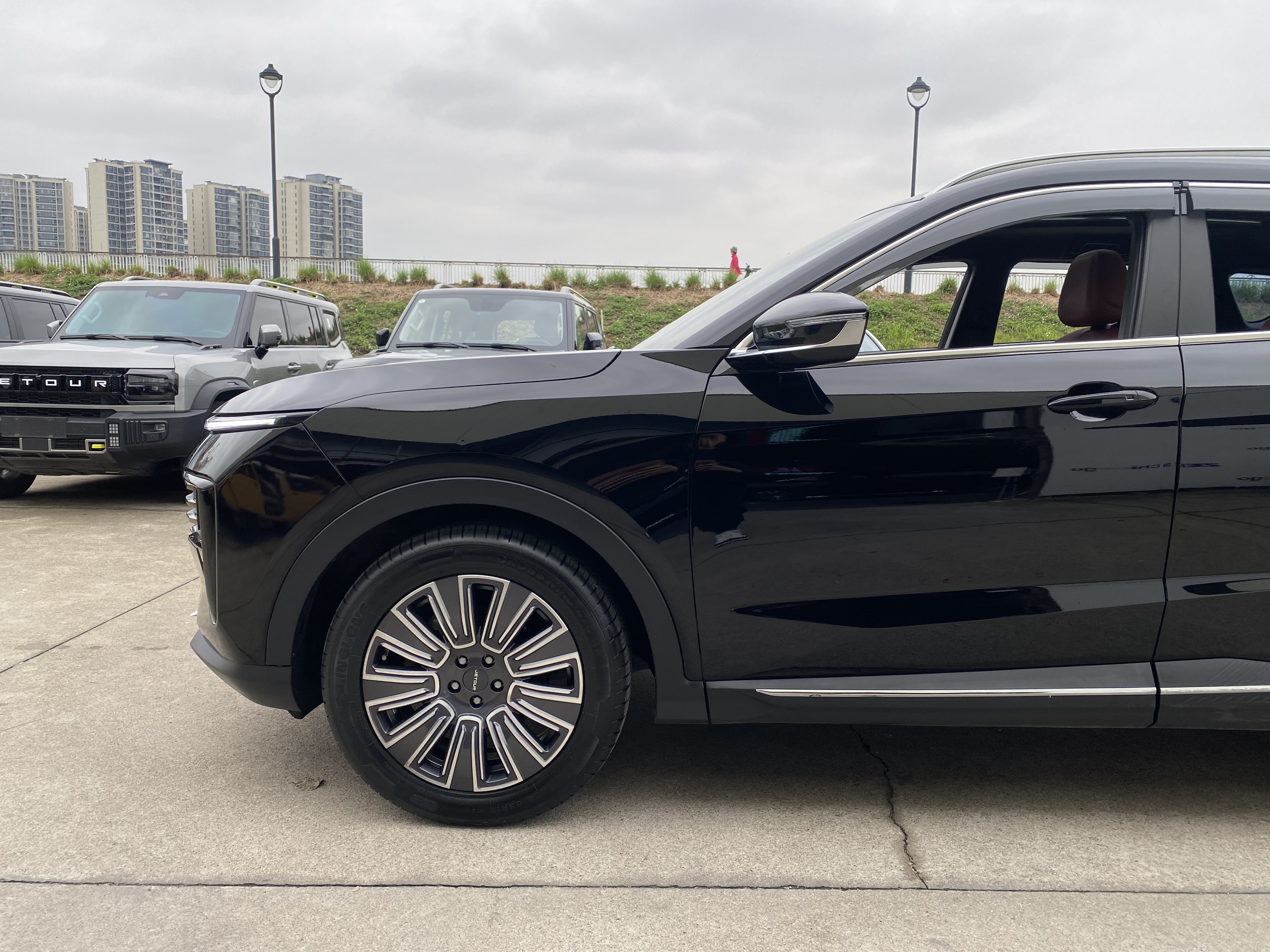 Jetour X70 PLUS 2024 car image #16