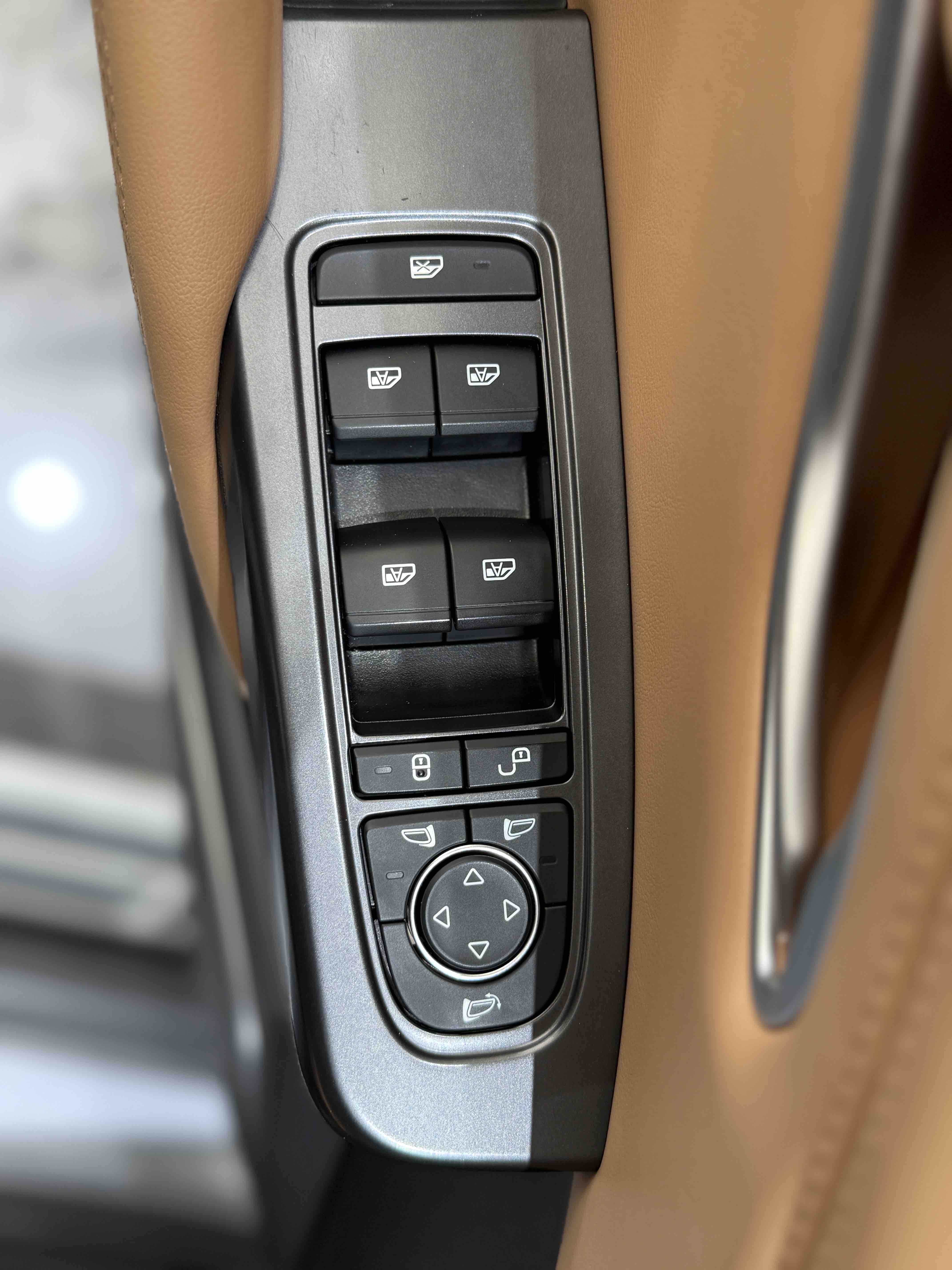 BYD SongL DM-i 2024 car image #16