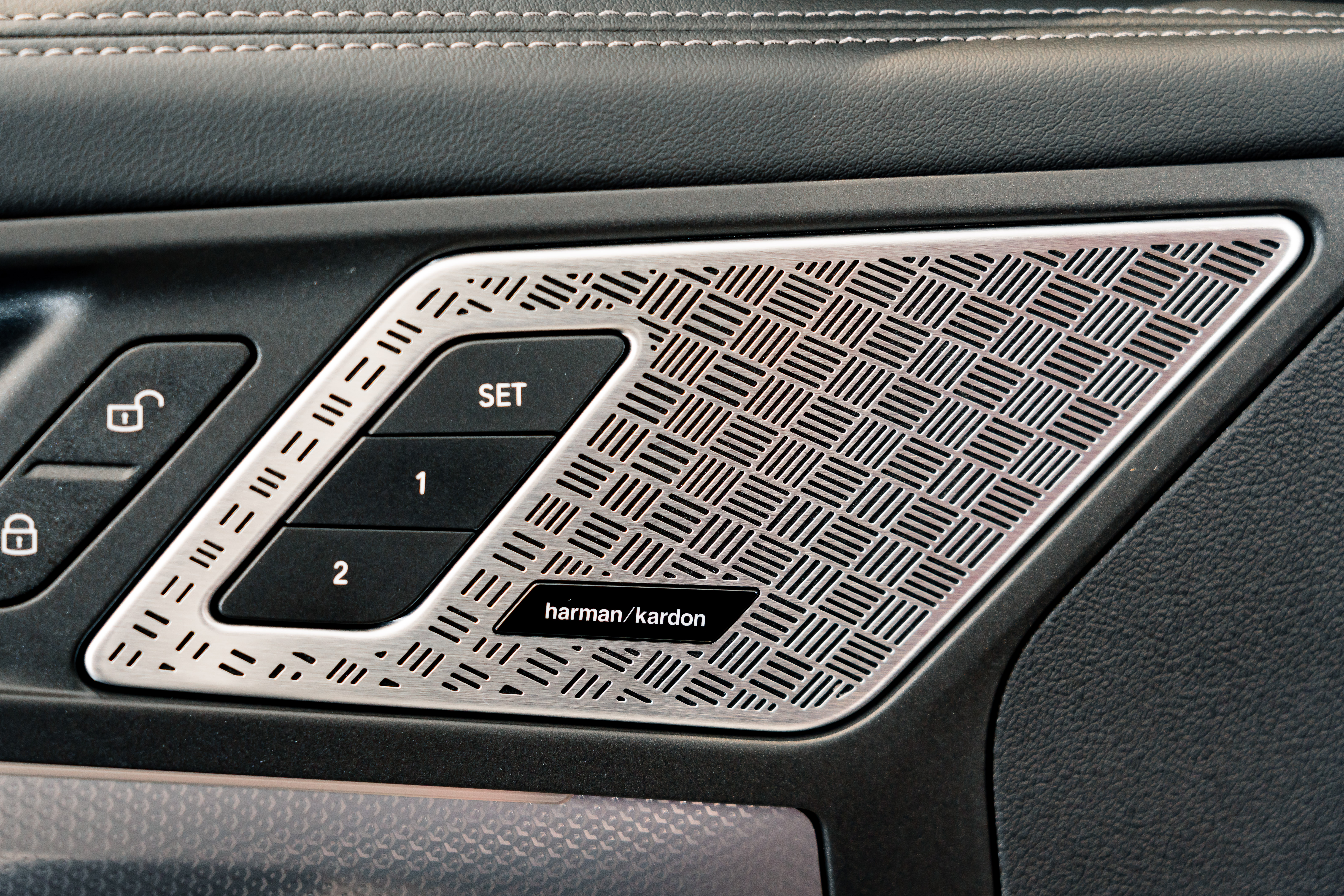 BMW X1 M35Li 2025 #16 BMW X1 M35Li 2025 car image #16