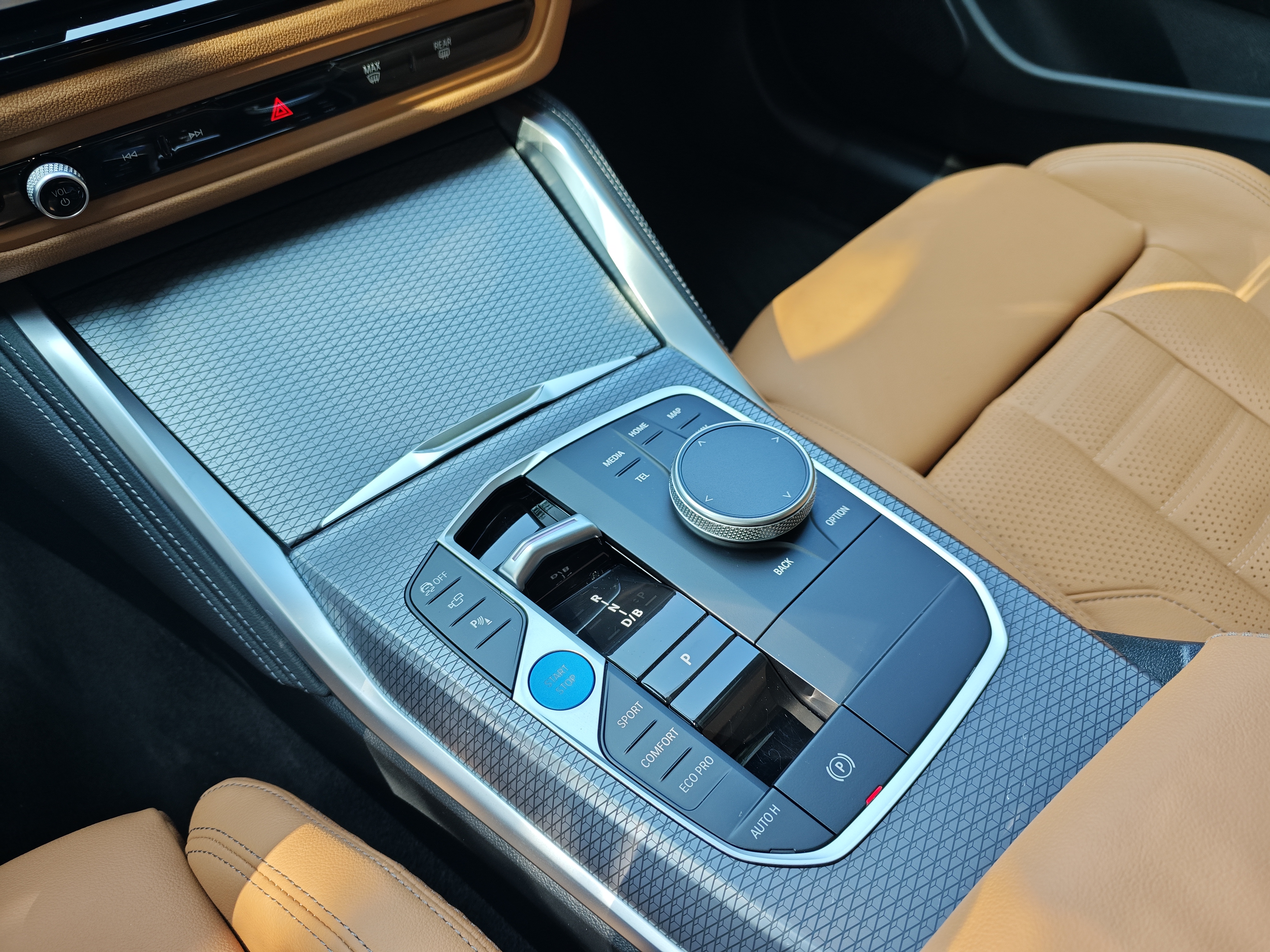 BMW i4 M50 2024 #16 BMW i4 M50 2024 car image #16