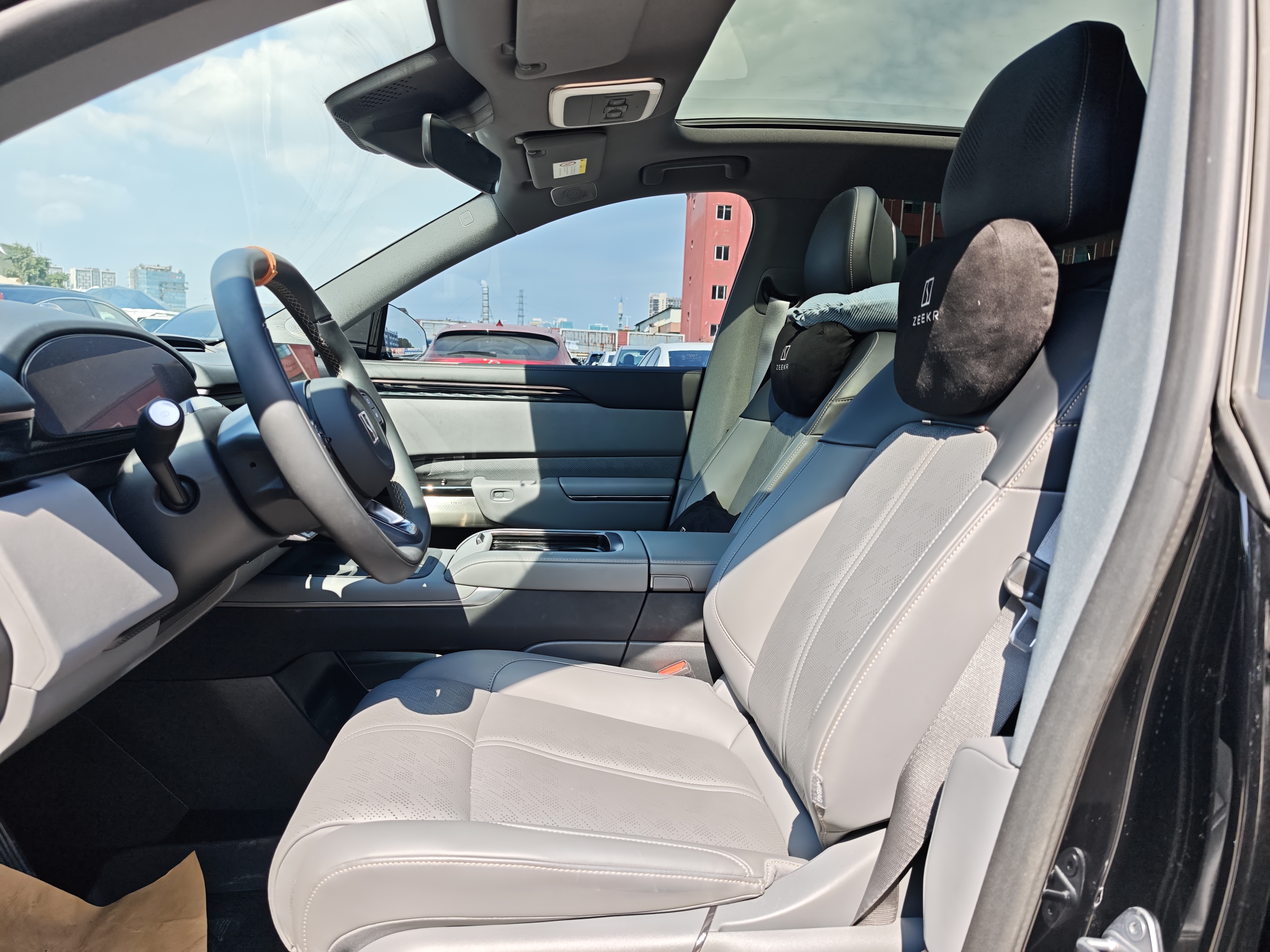 Zeekr 7X 2024 car image #16