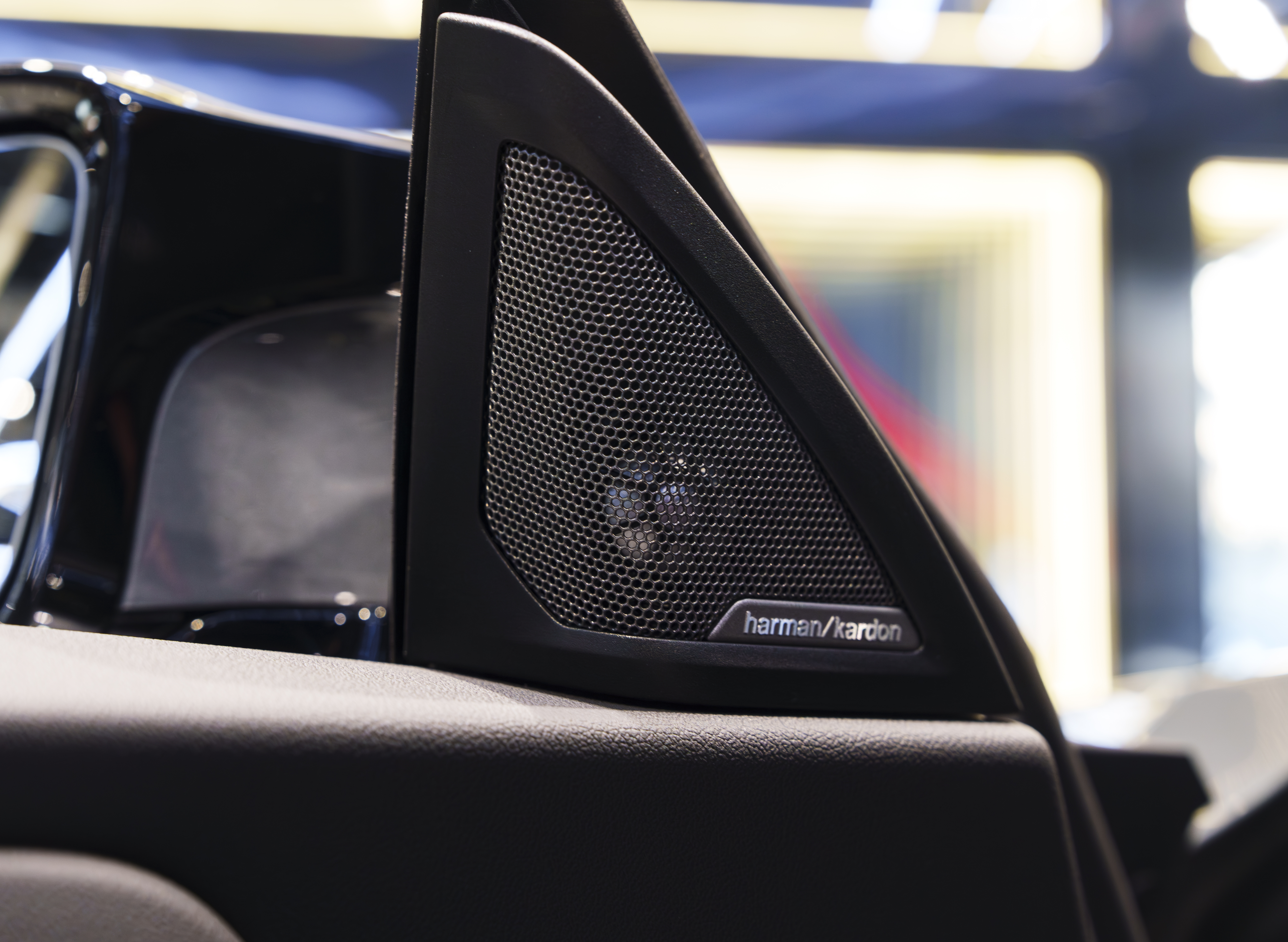 BMW M2 2025 car image #16