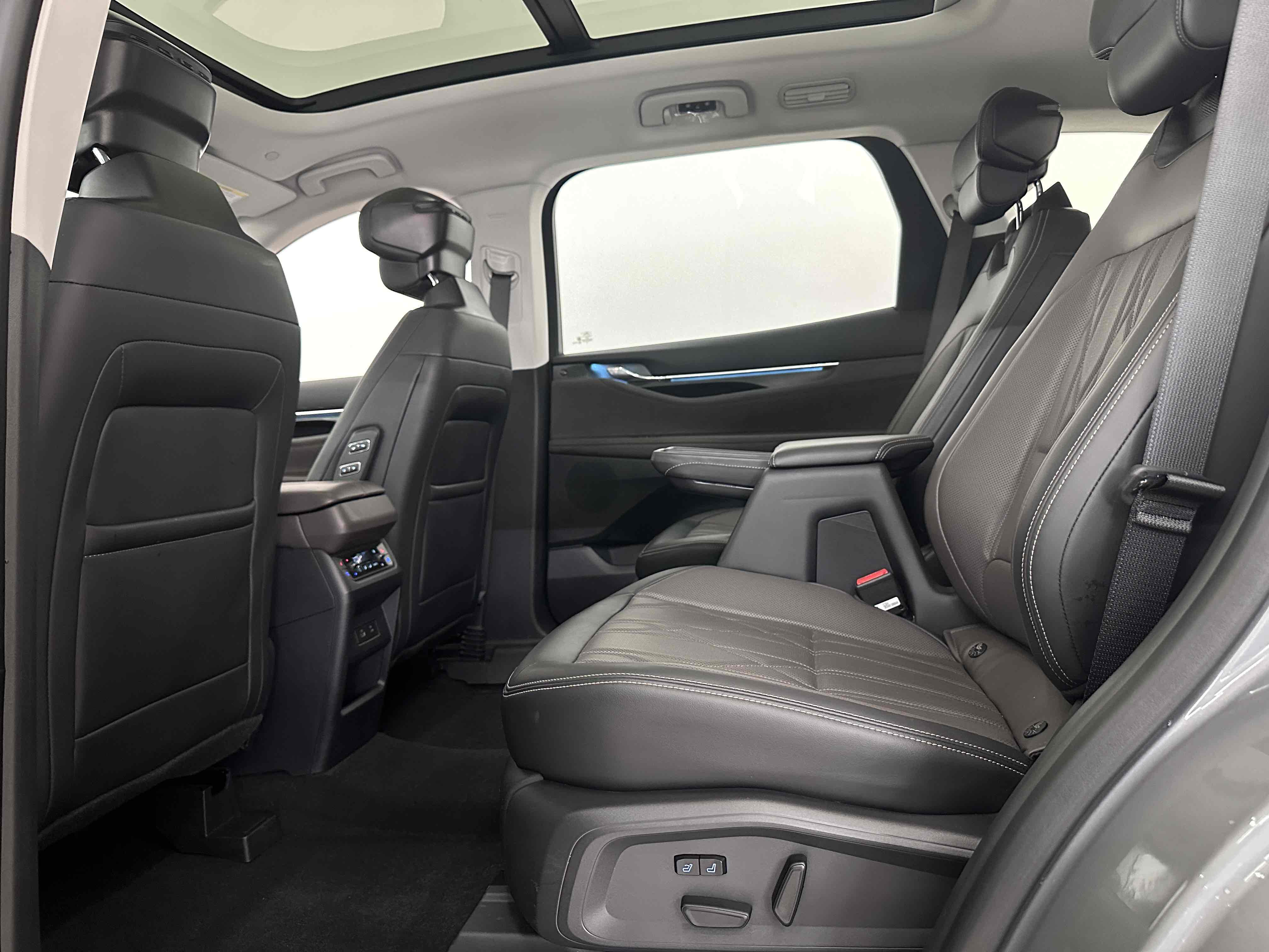 Ford Edge 2024 #16 Ford Edge 2024 car image #16