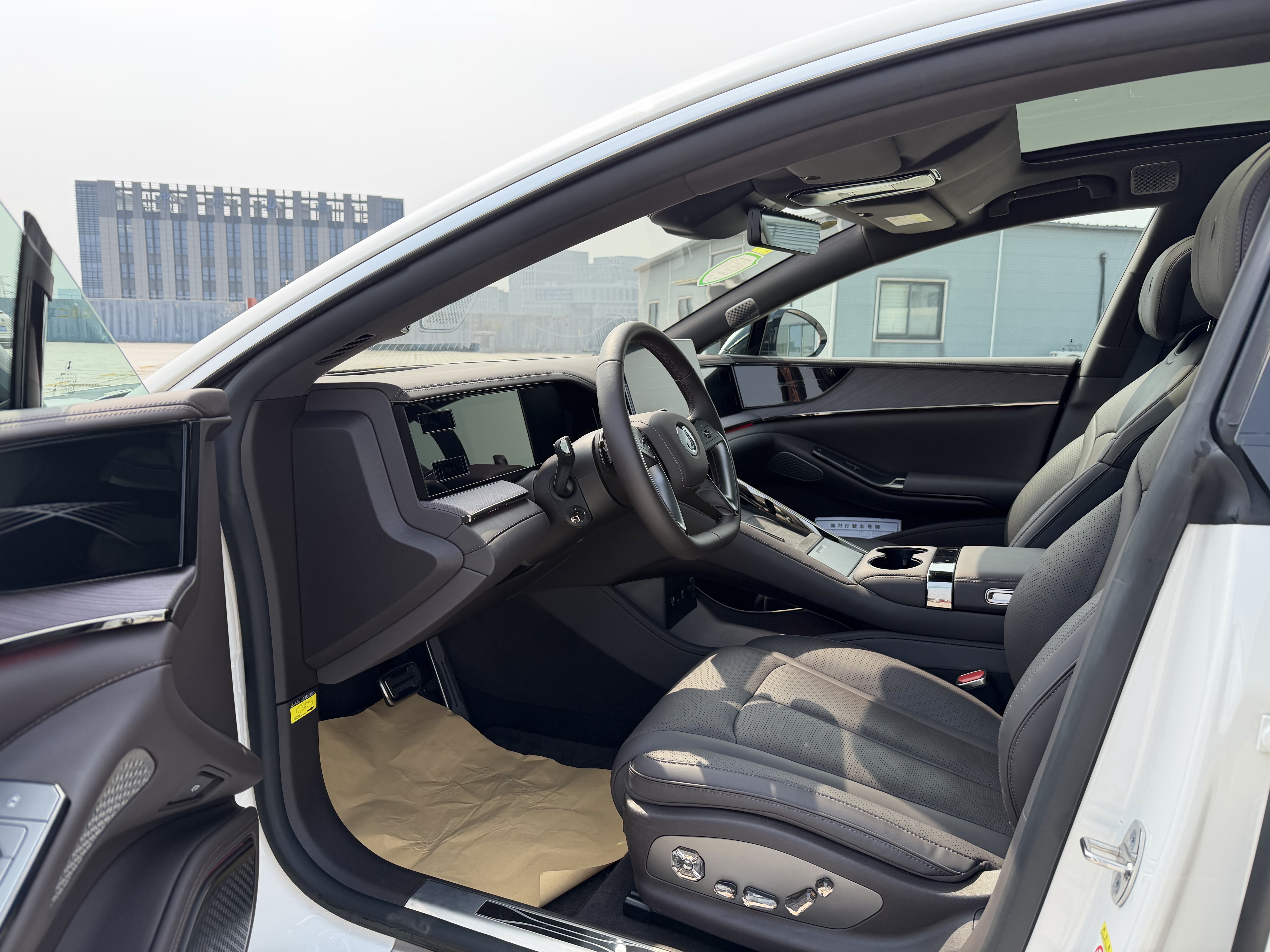 Denza Z9 2024 صورة سيارة #16