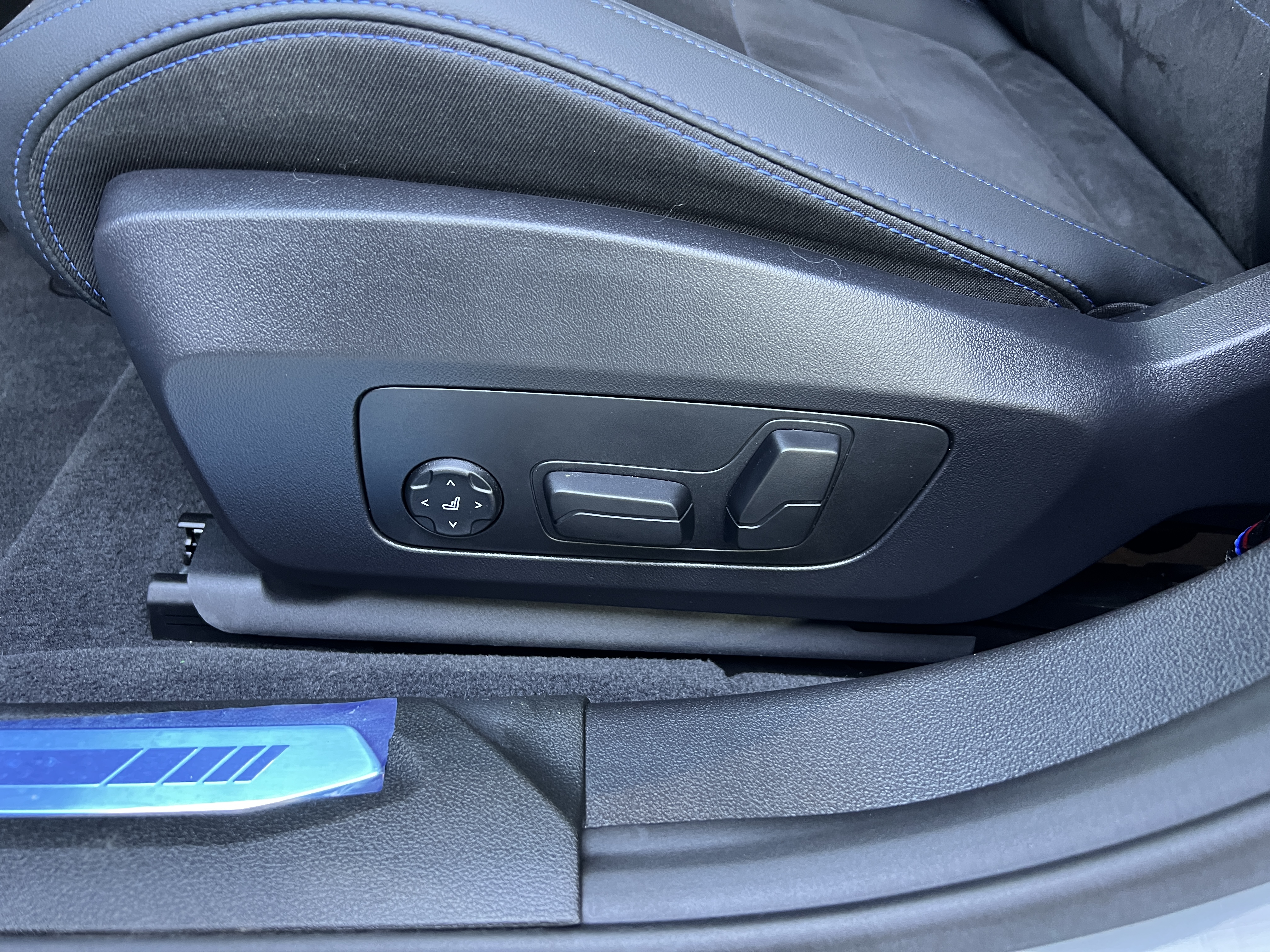 BMW M235L 2025 #16 BMW M235L 2025 car image #16