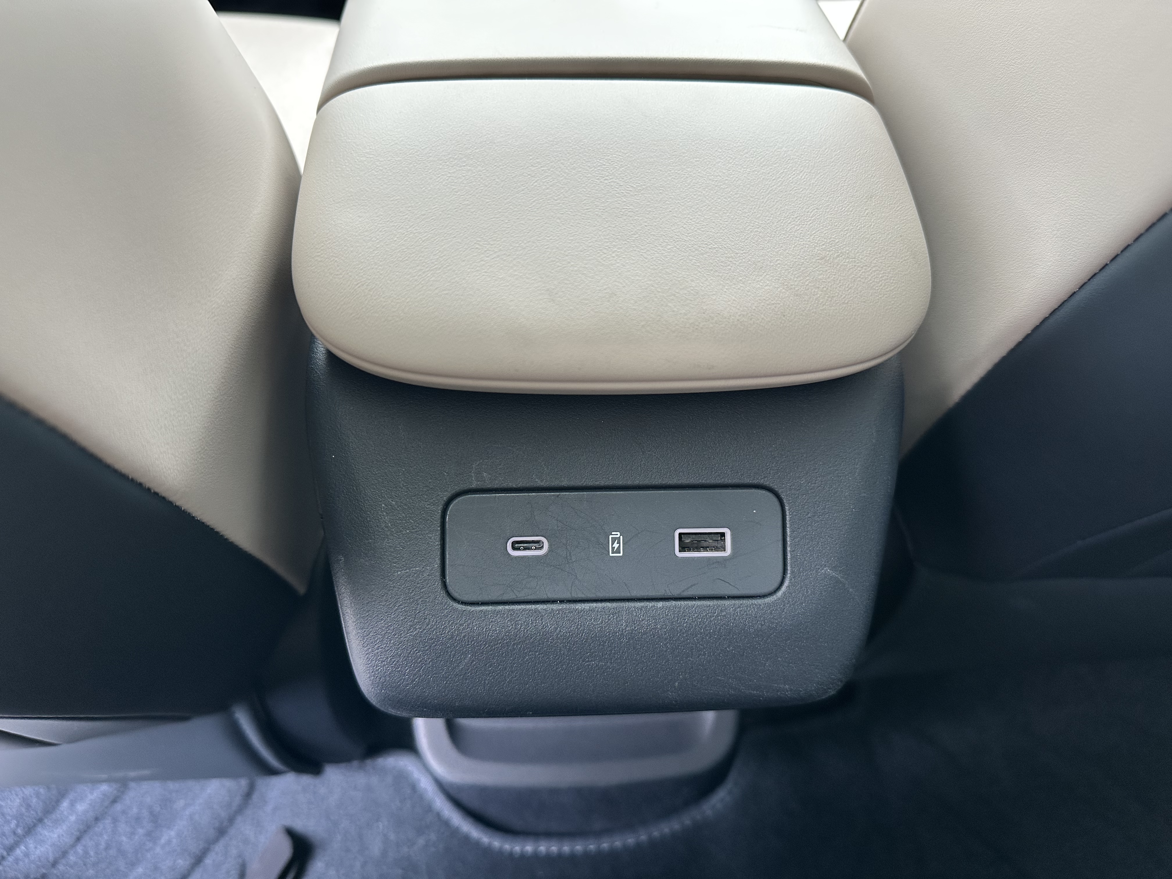 Lynk & Co Z20 2025 car image #16