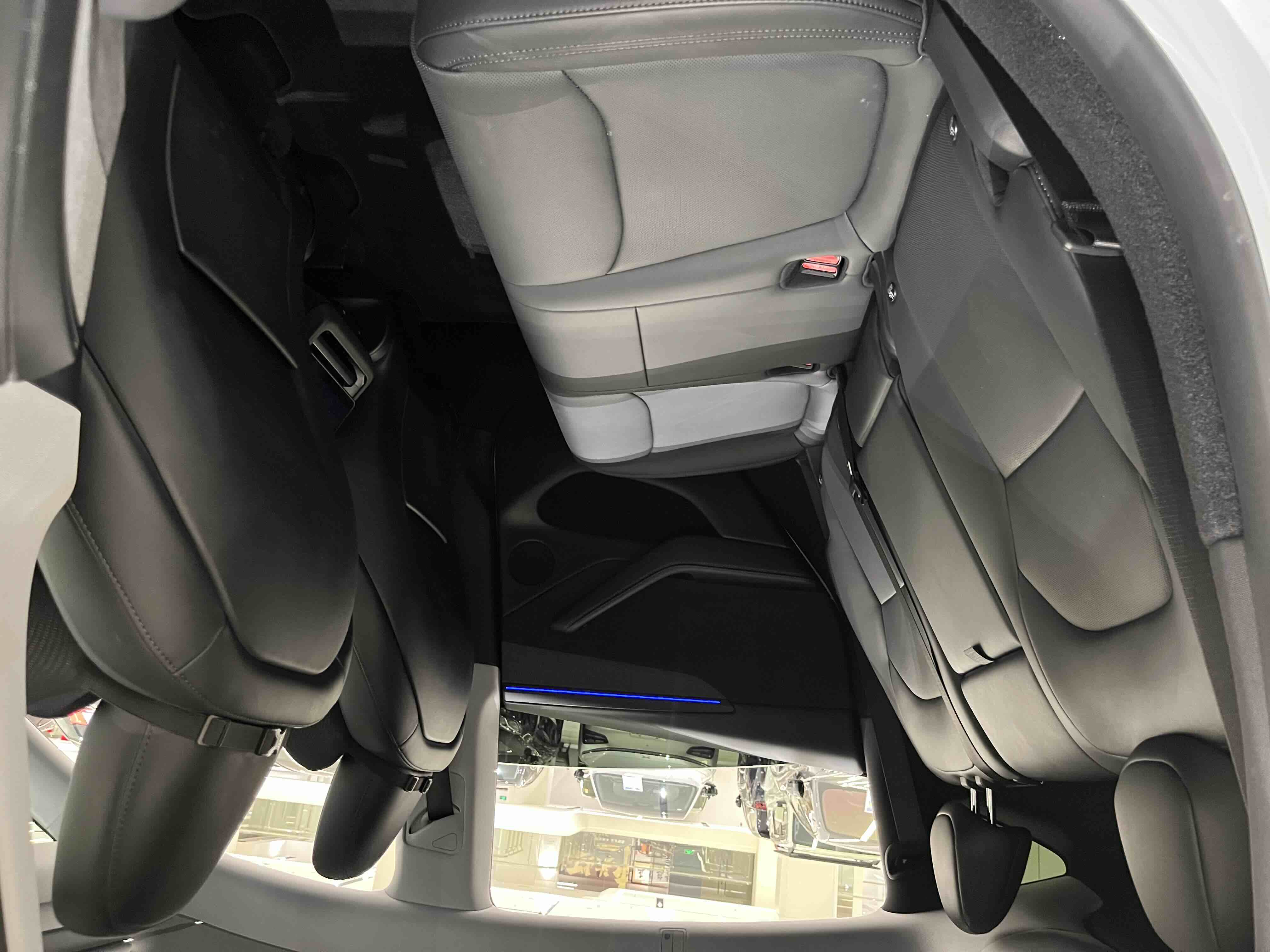 特斯拉 Model Y 2025 汽车图片 #16