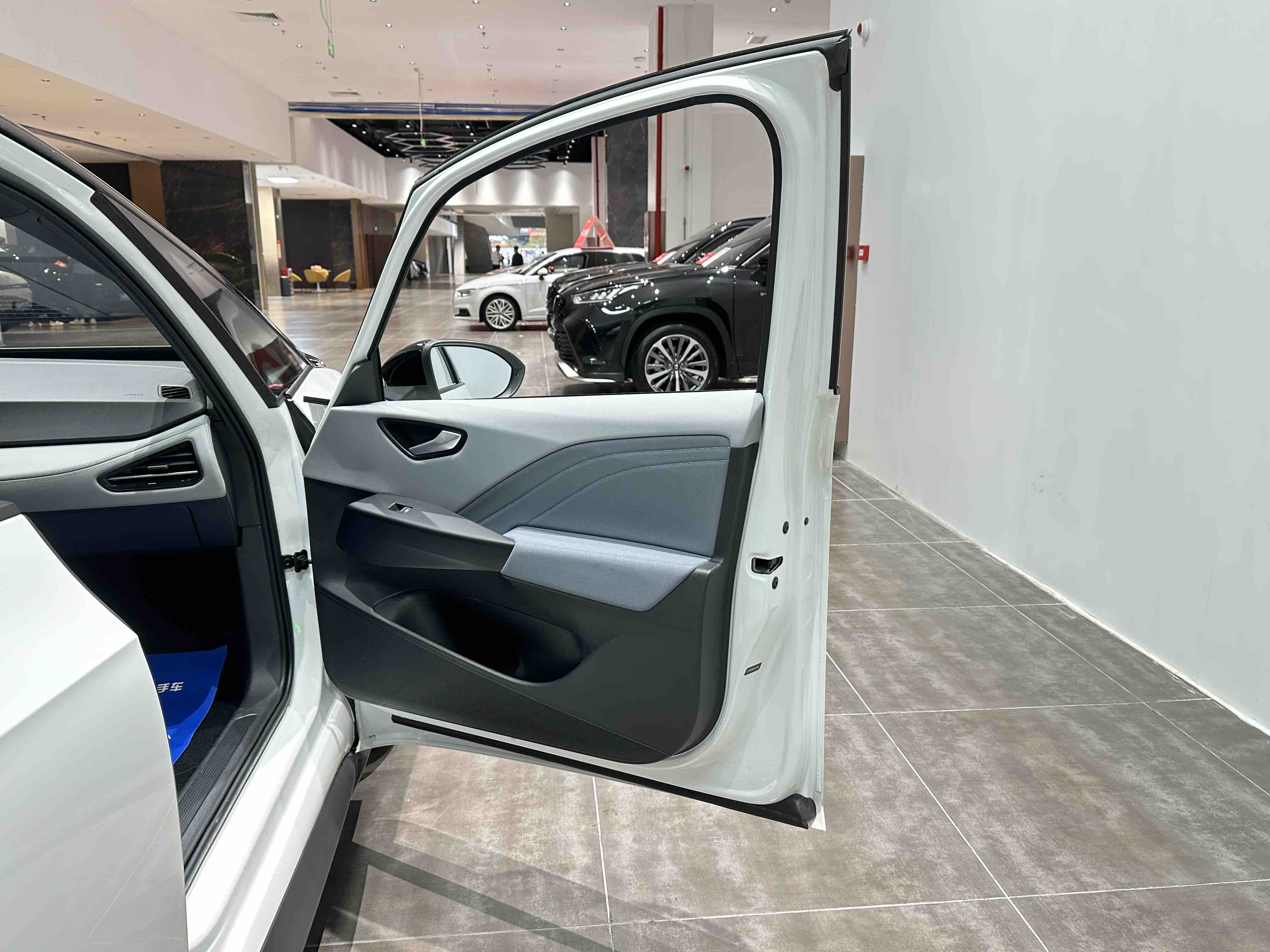 Volkswagen ID.3 2025 car image #16