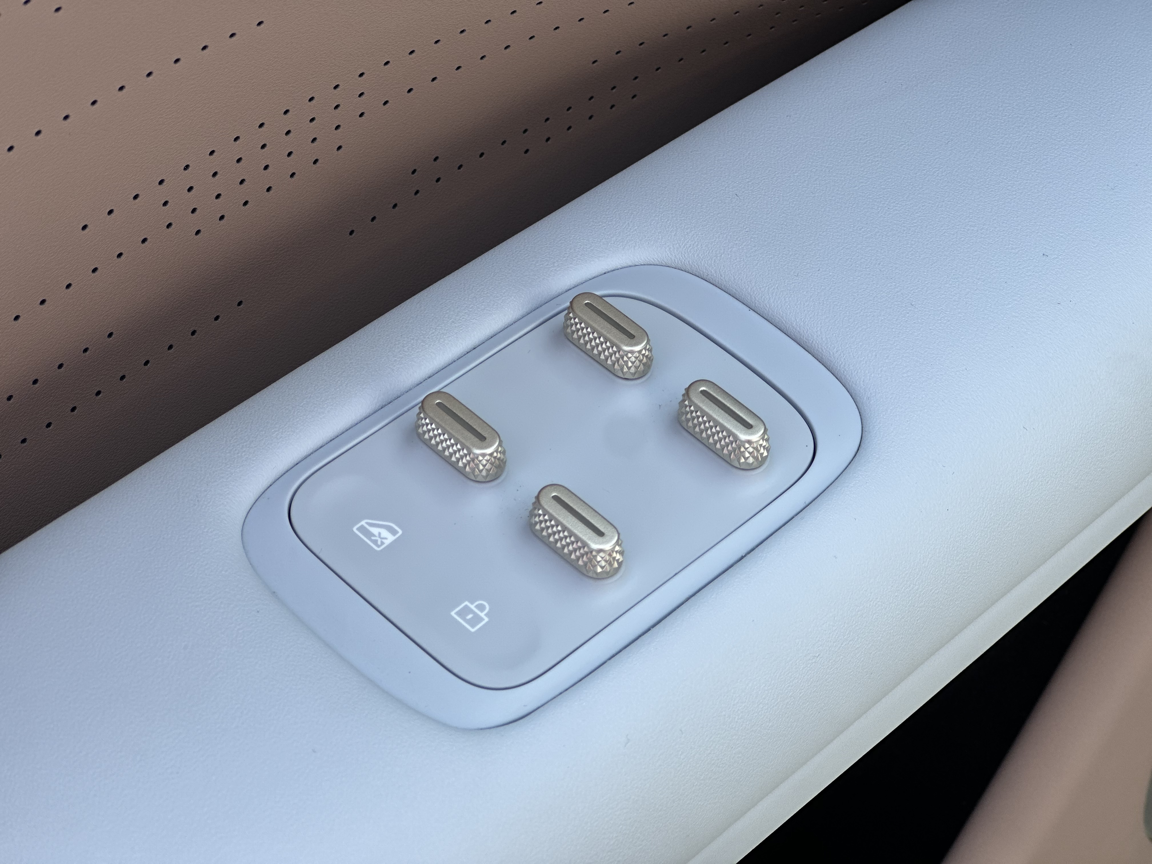 Avatr 07 2025 car image #16