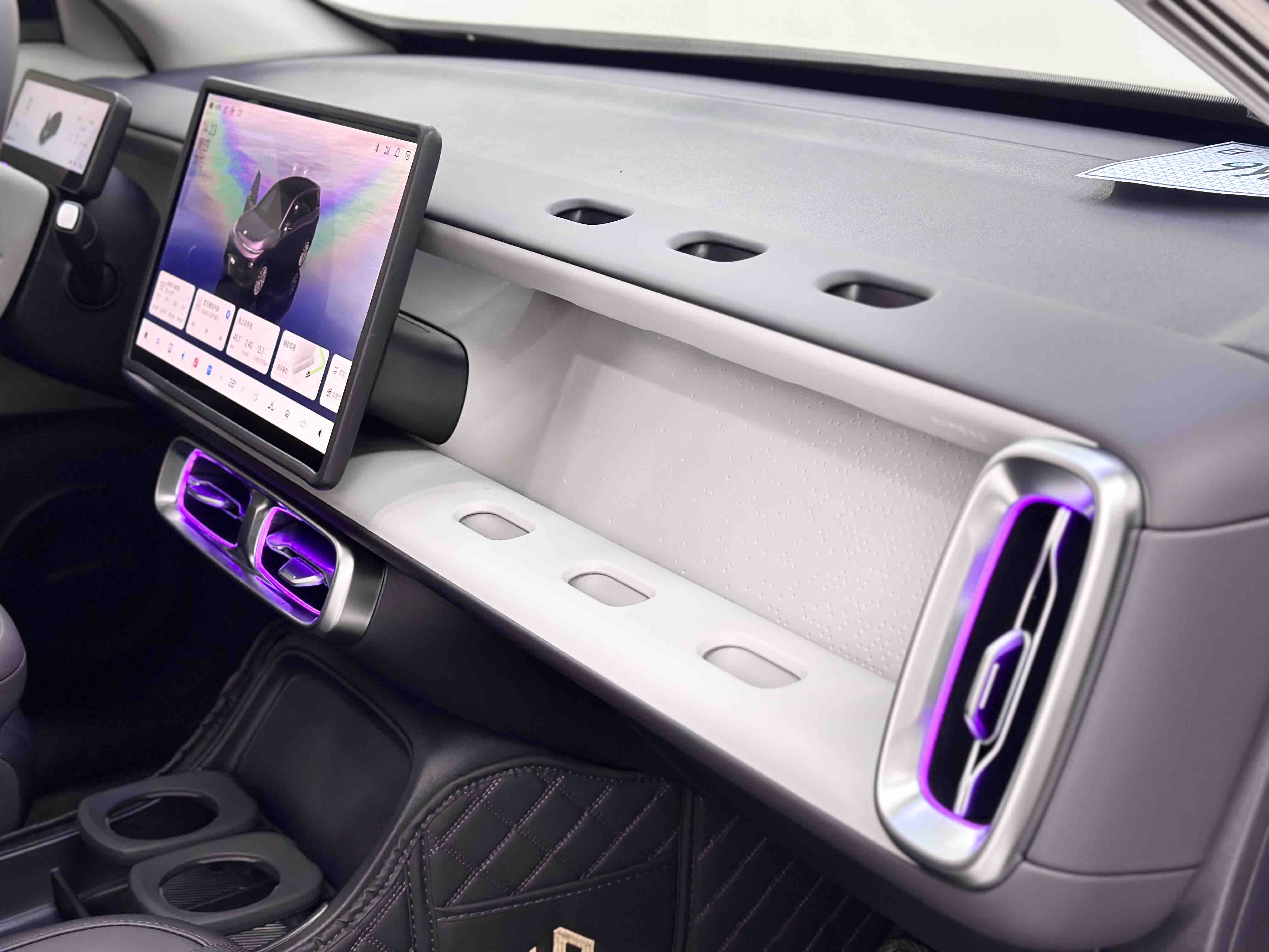 零跑汽车 零跑B10 2025 汽车图片 #16