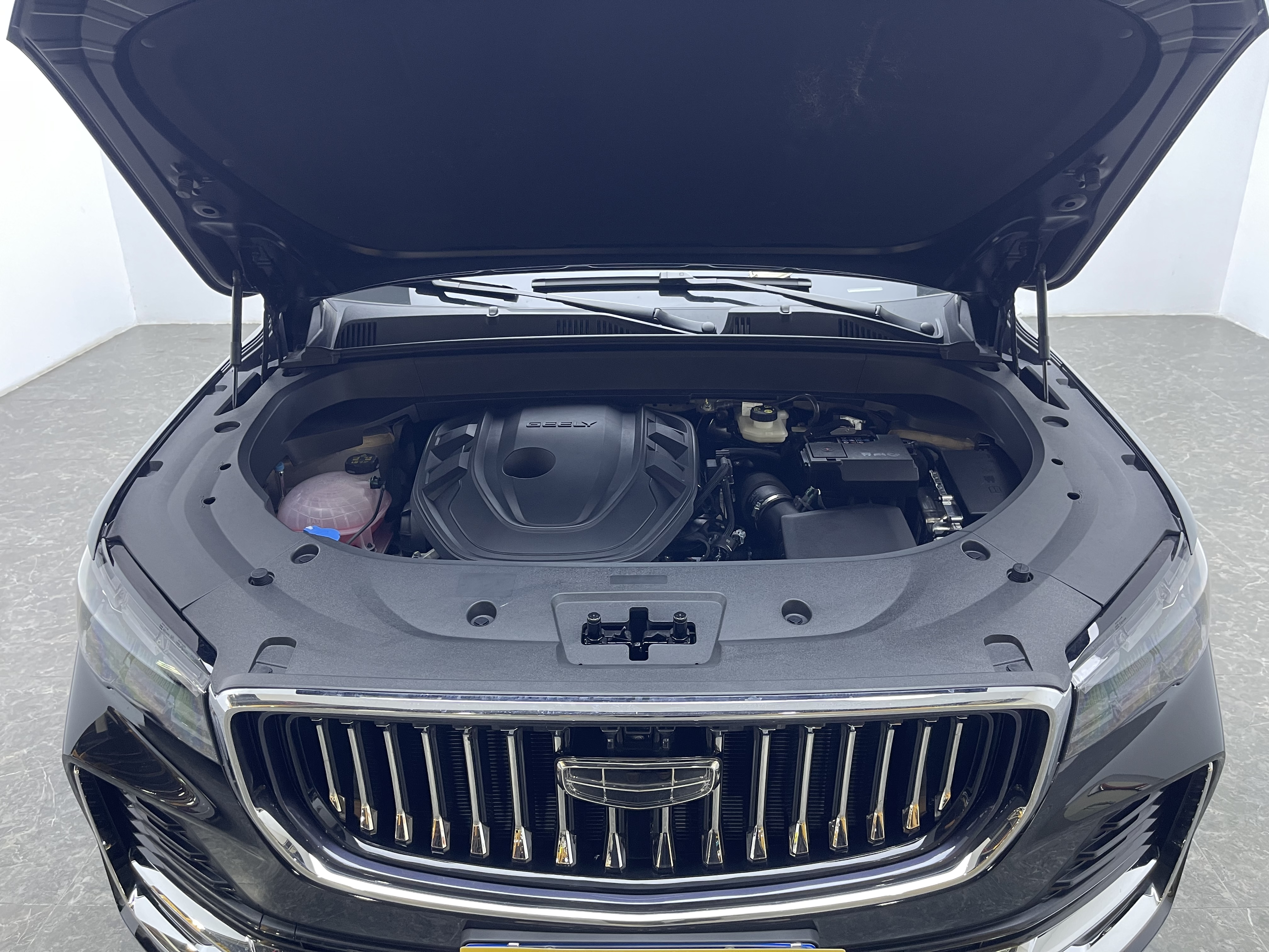 GEELY Monjaro 2025 car image #16