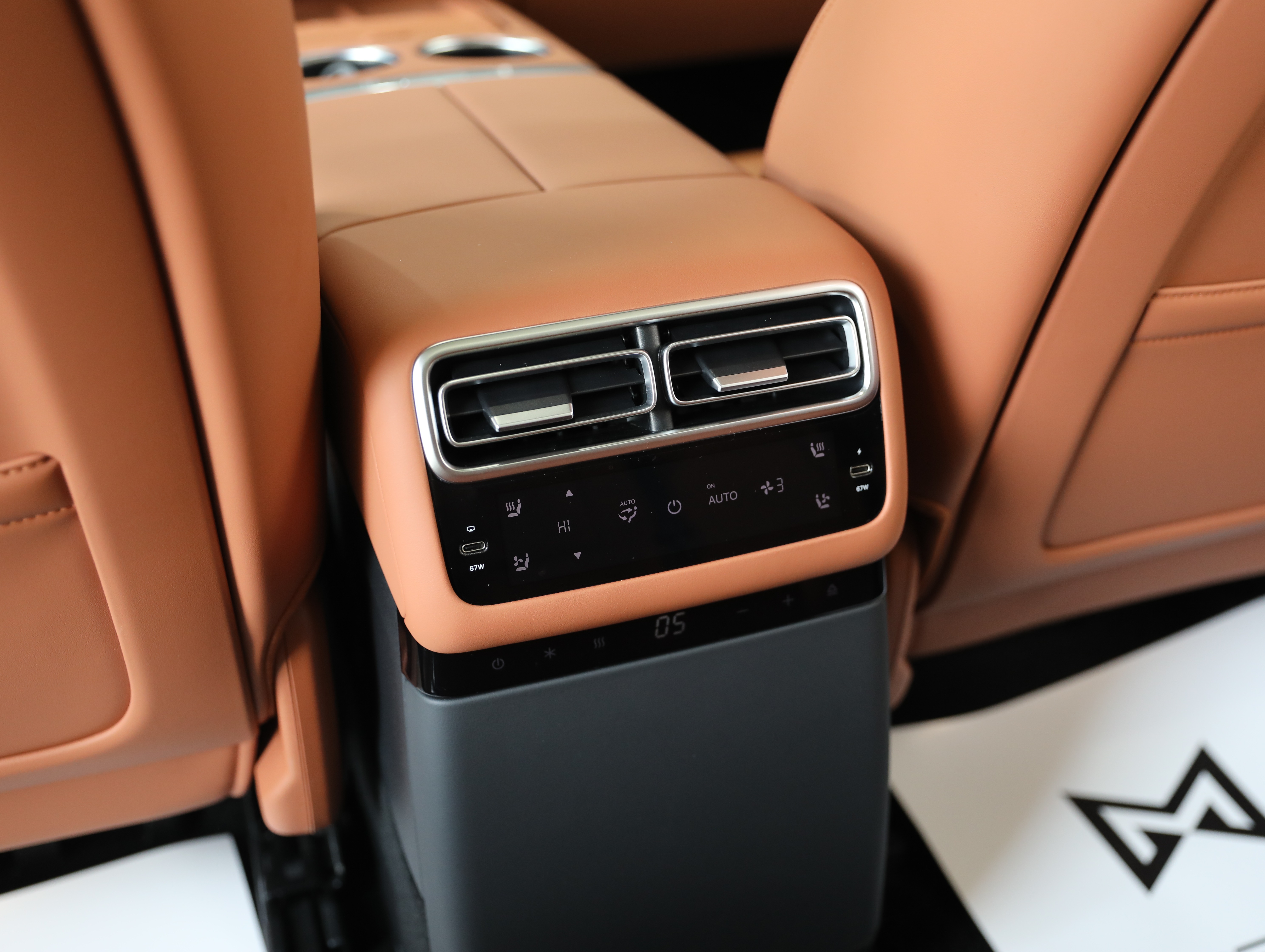 Li L6 2025 صورة سيارة #16