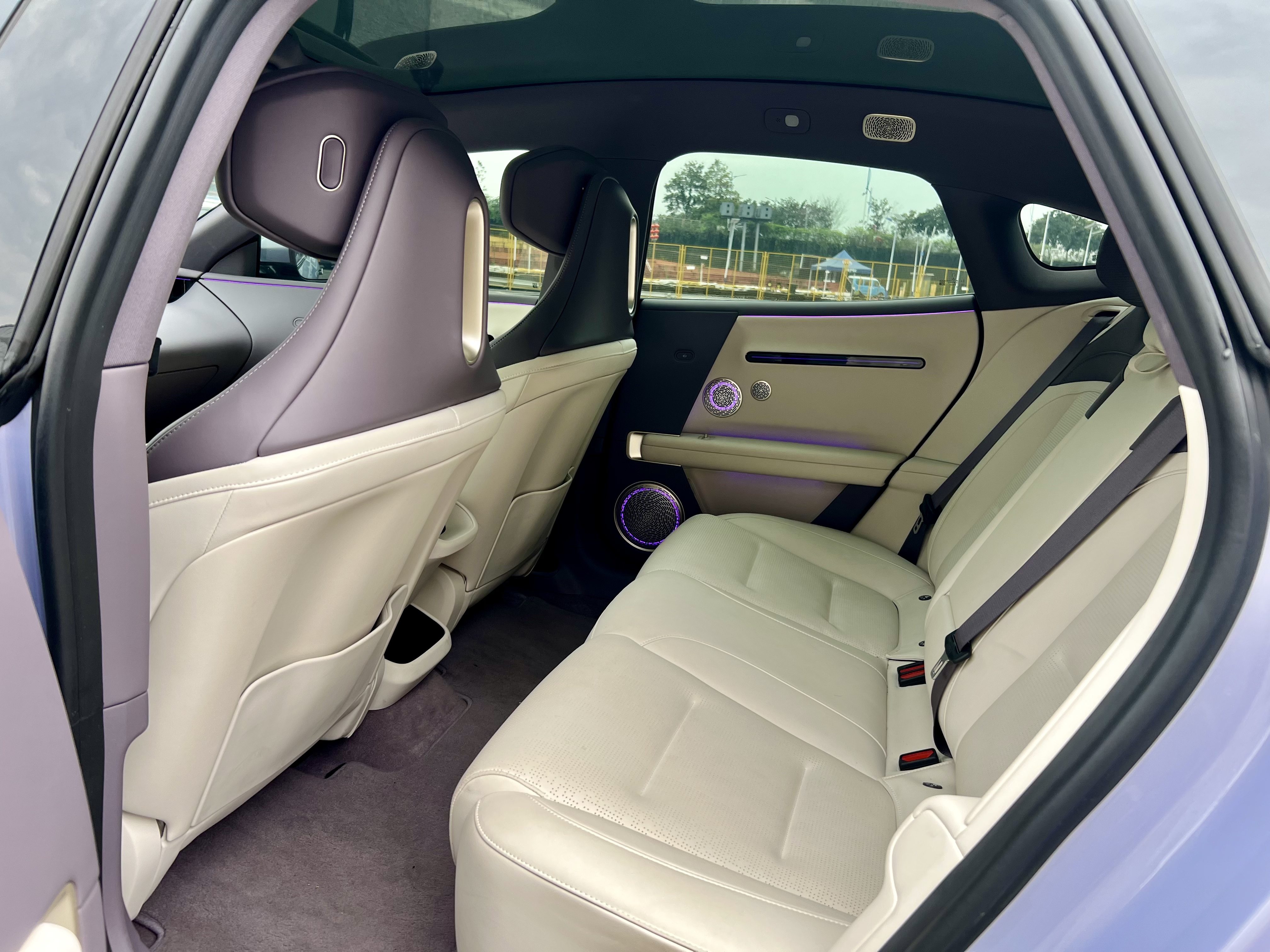 Avatr 06 2025 car image #16