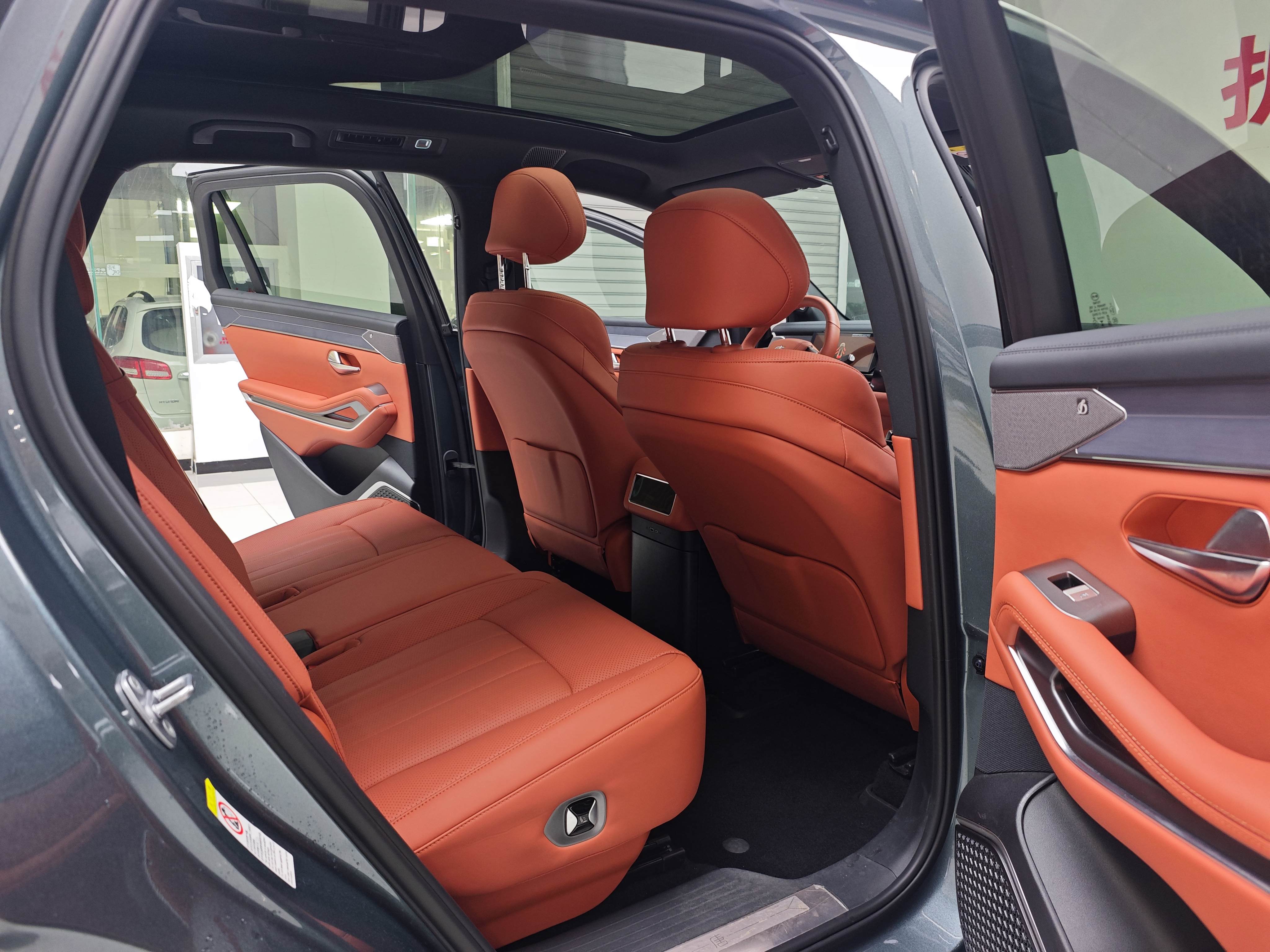 BYD Tang L 2025 car image #16