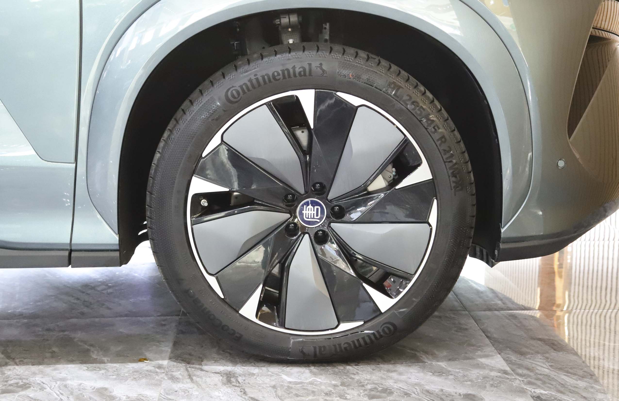 BYD Tang L 2025 immagine di auto #16