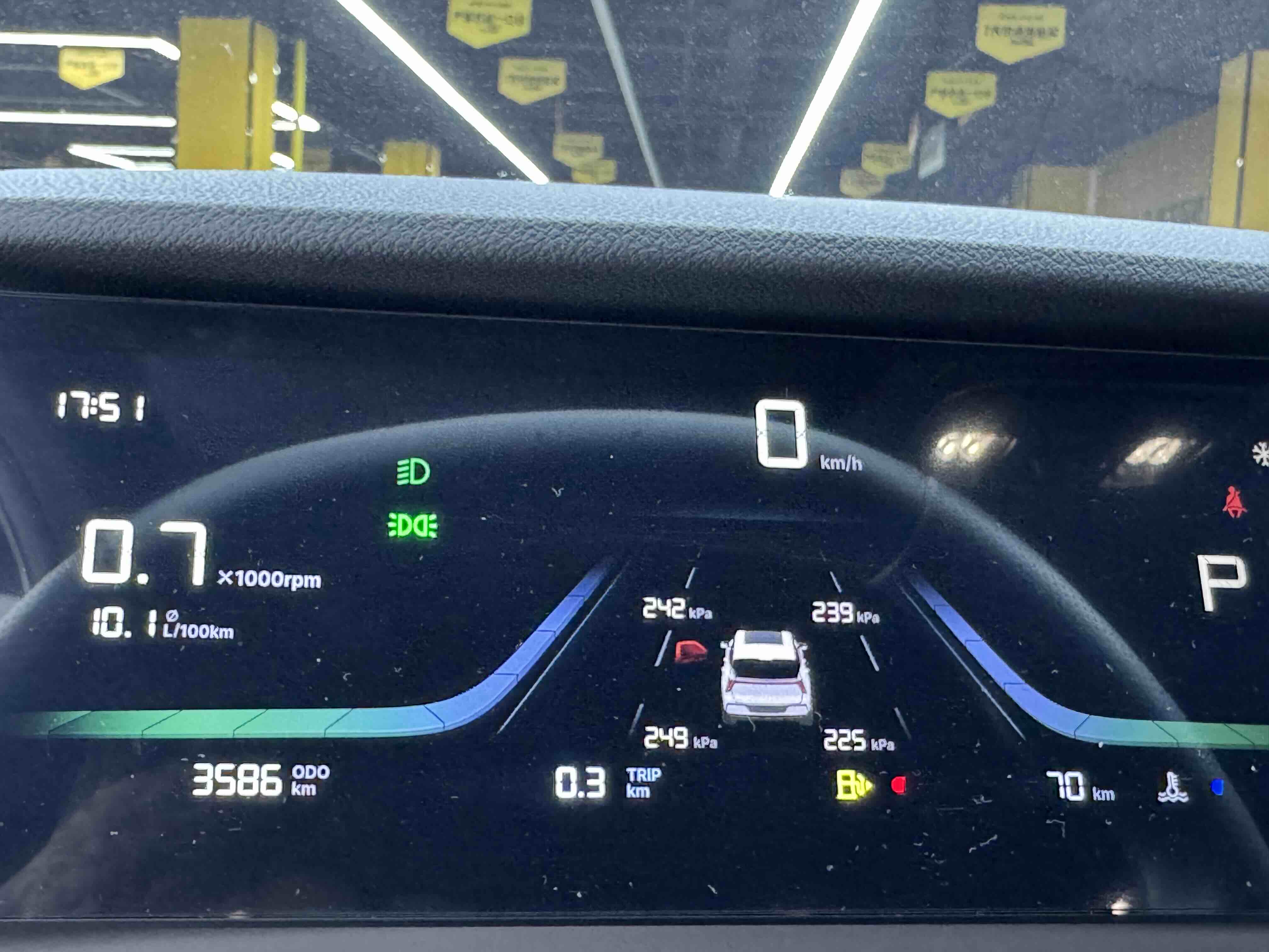 GEELY Boyue L 2025 car image #16