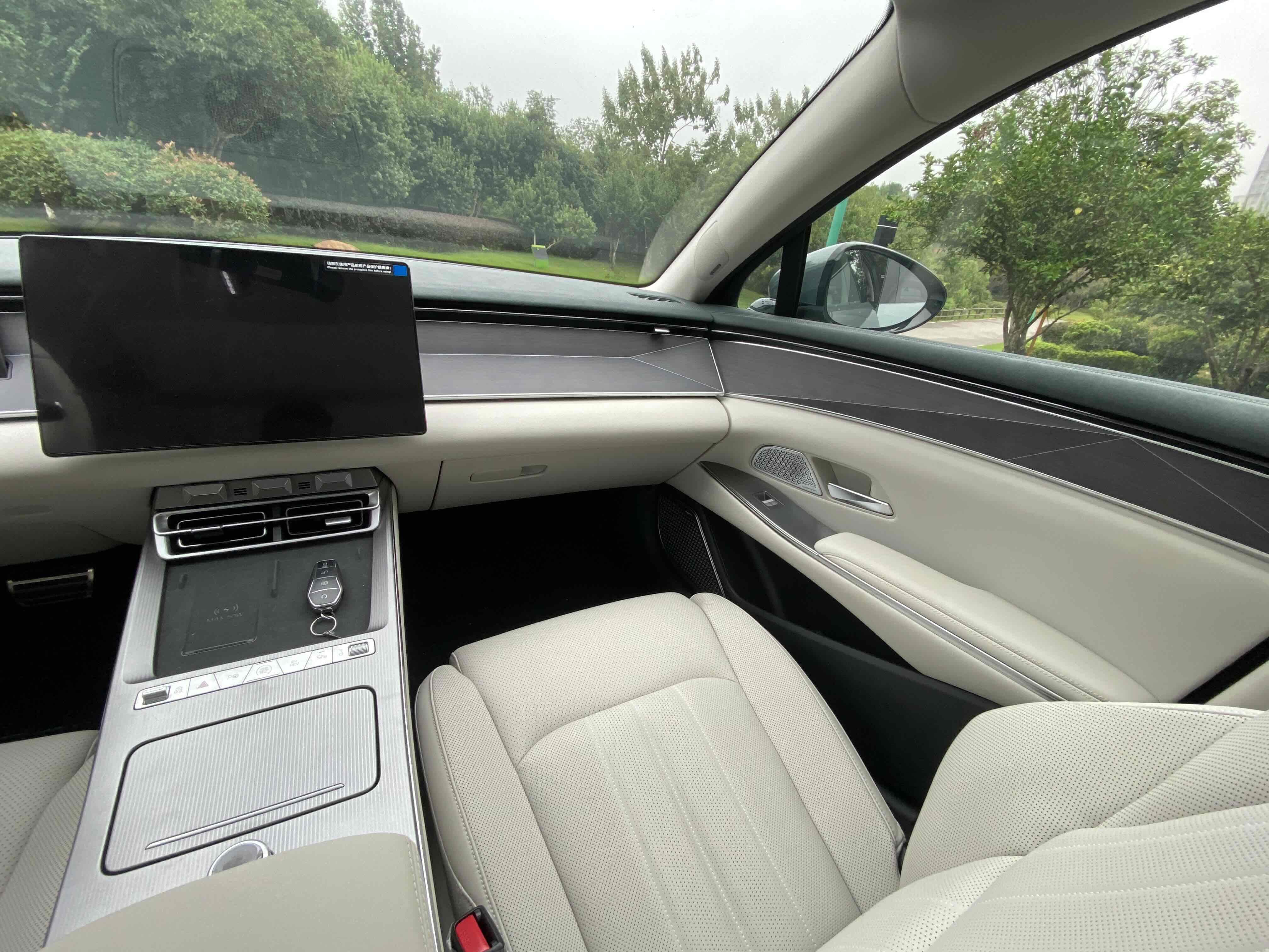 BYD HanL 2025 car image #16