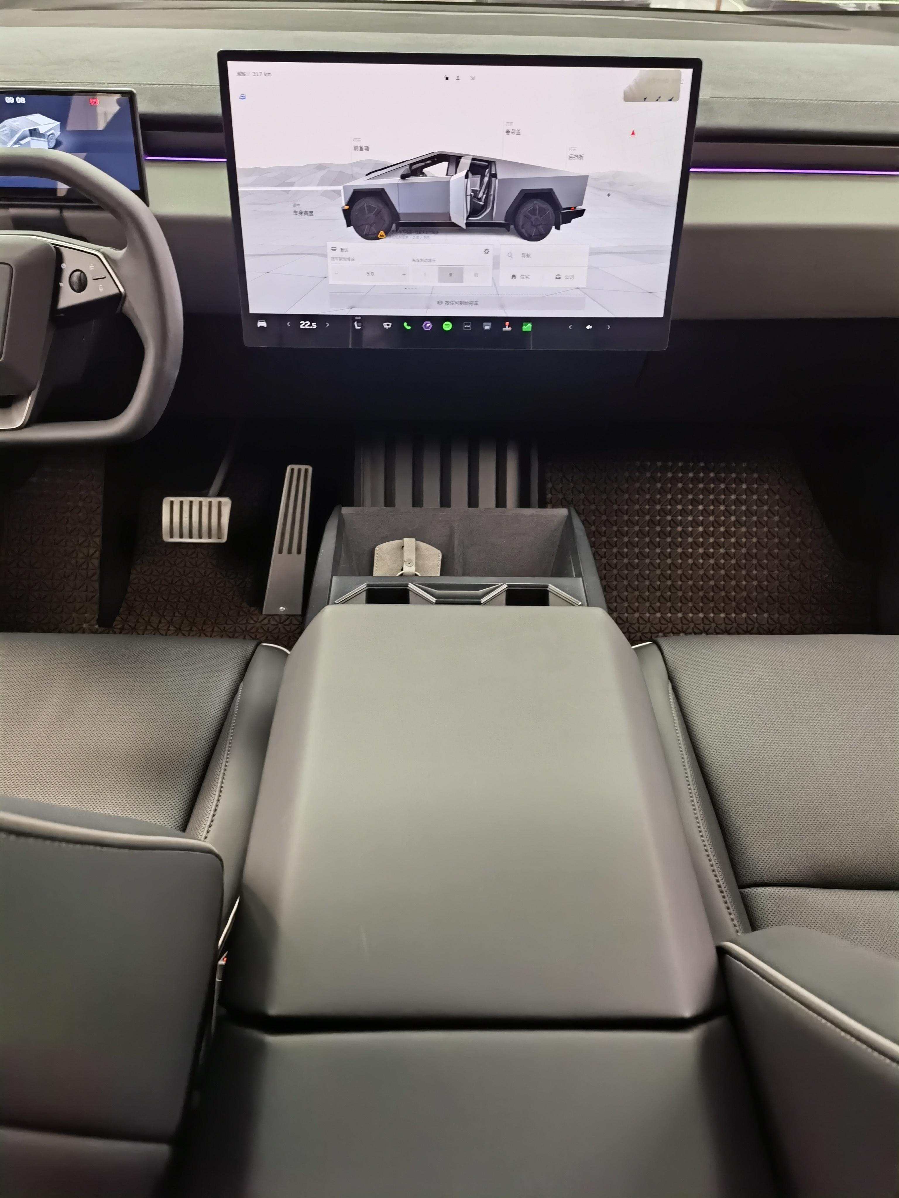 特斯拉 赛博越野旅行车 2025 汽车图片 #16