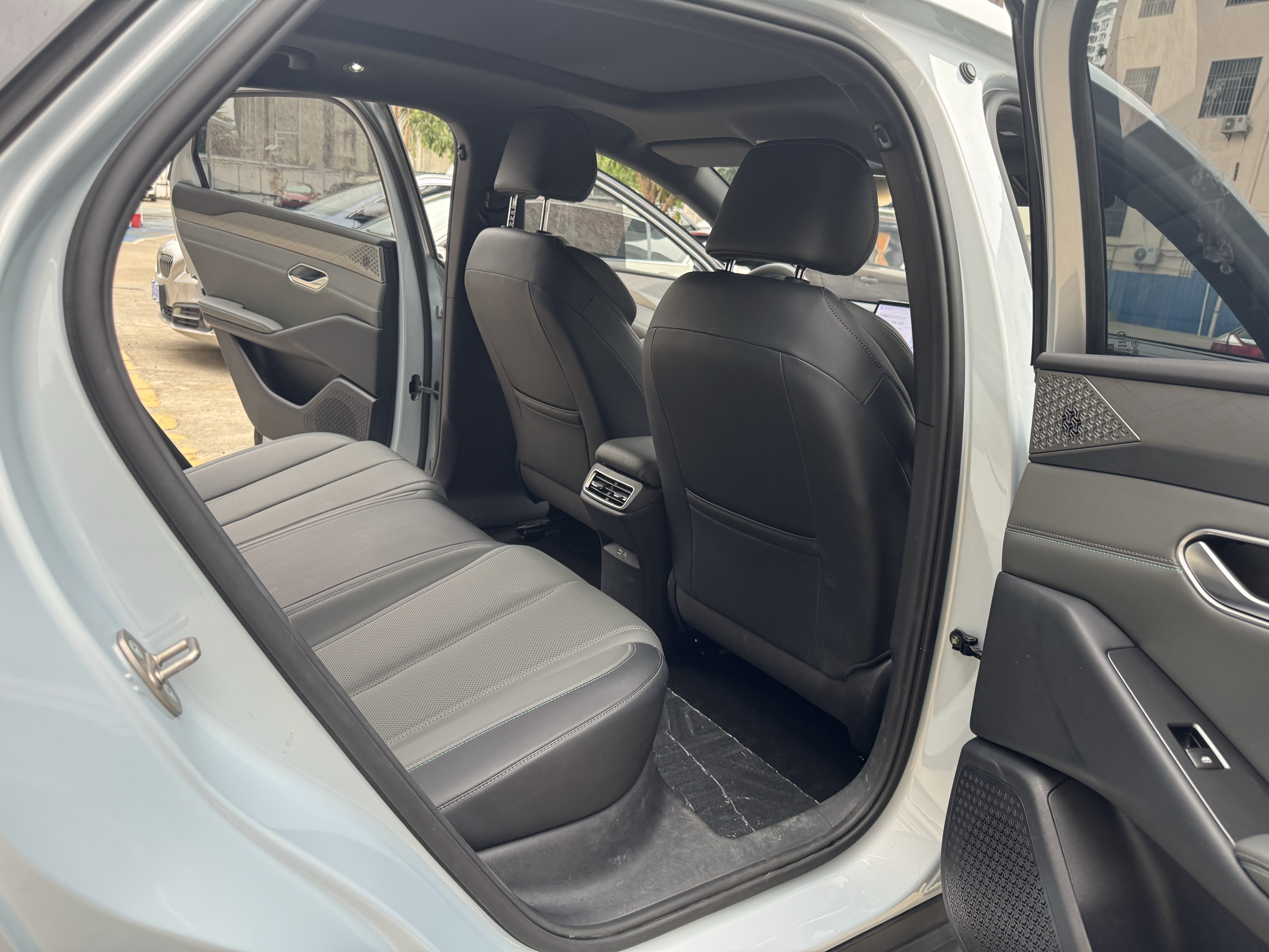 BYD Qin L 2025 car image #16