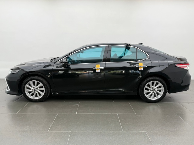 Toyota Camry 2022 car image #16