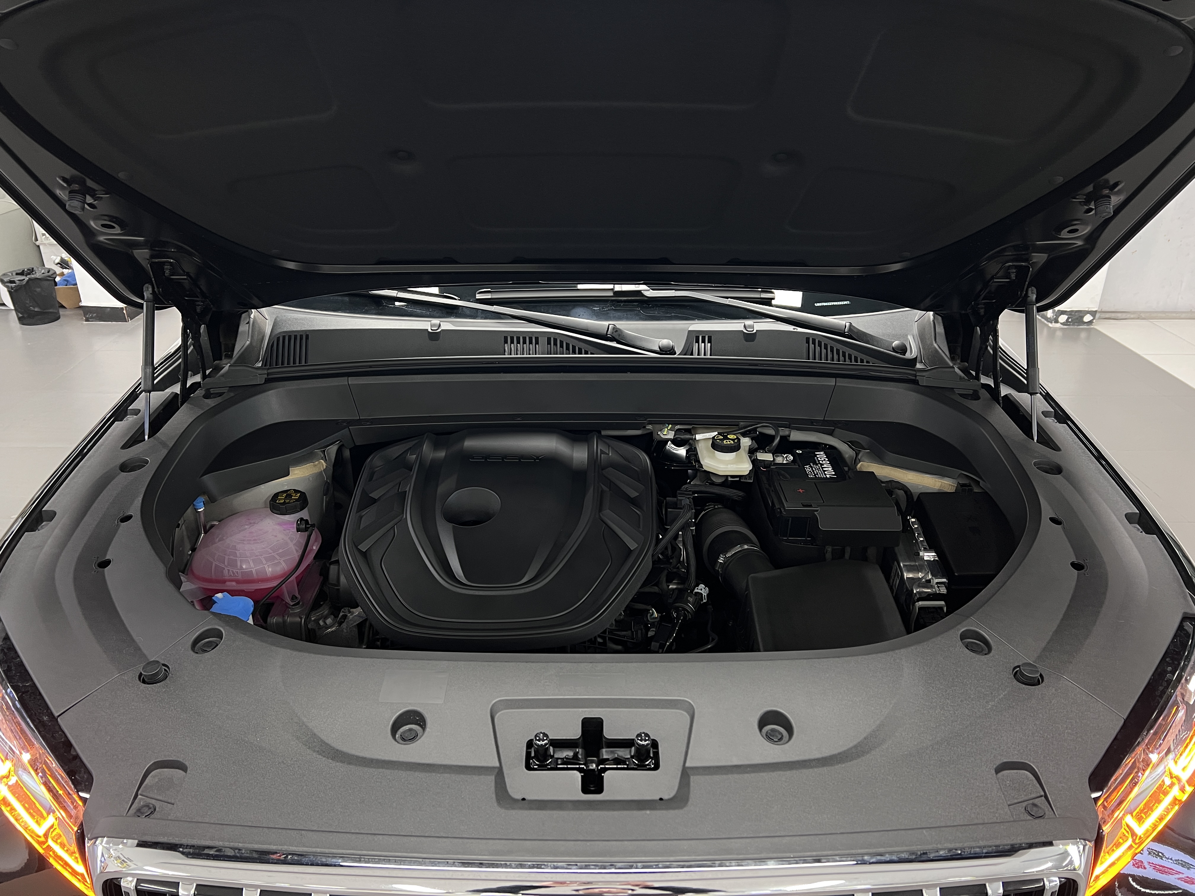 GEELY Monjaro 2025 car image #16