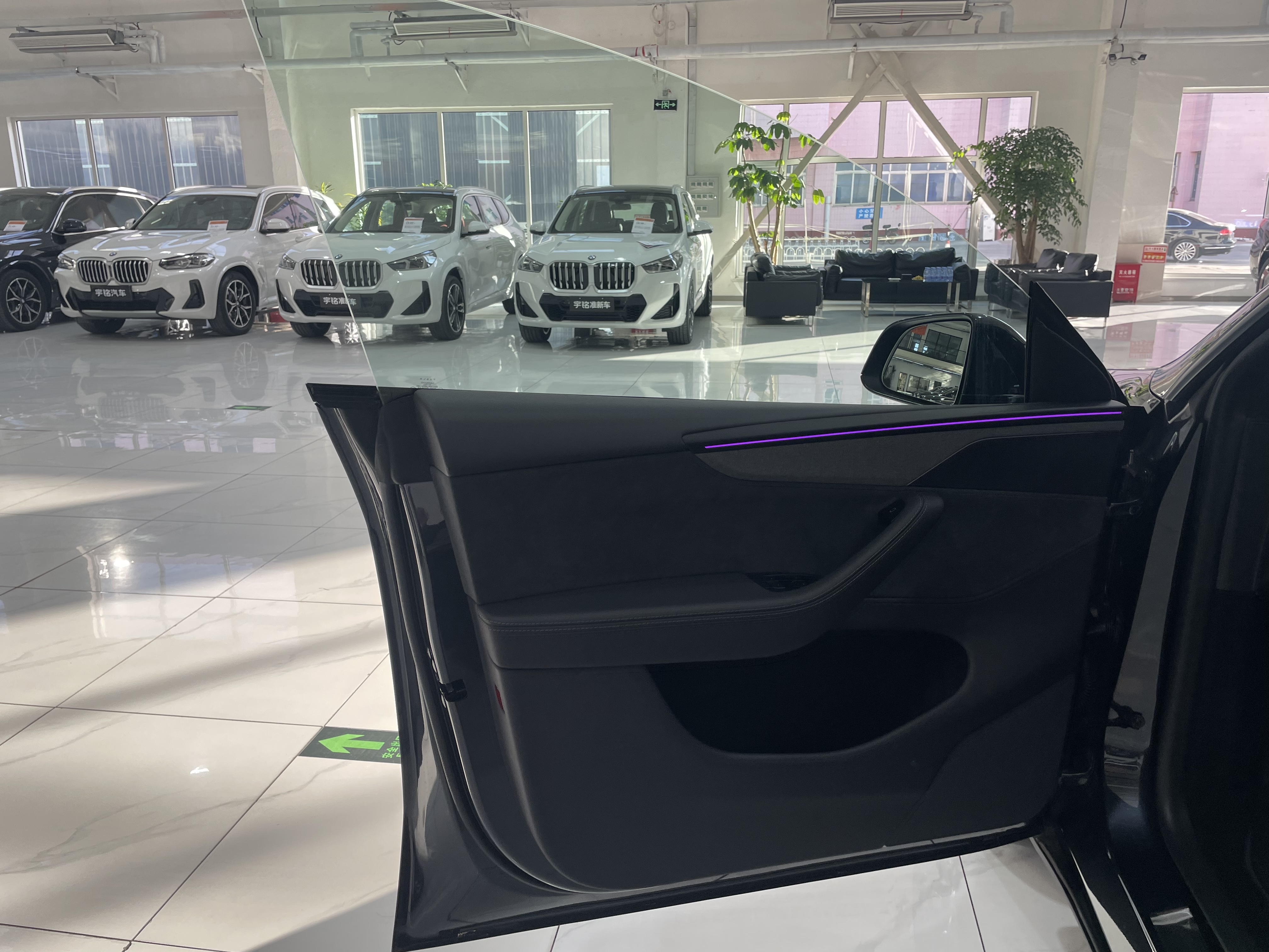 特斯拉 Model Y L 2025 汽车图片 #16