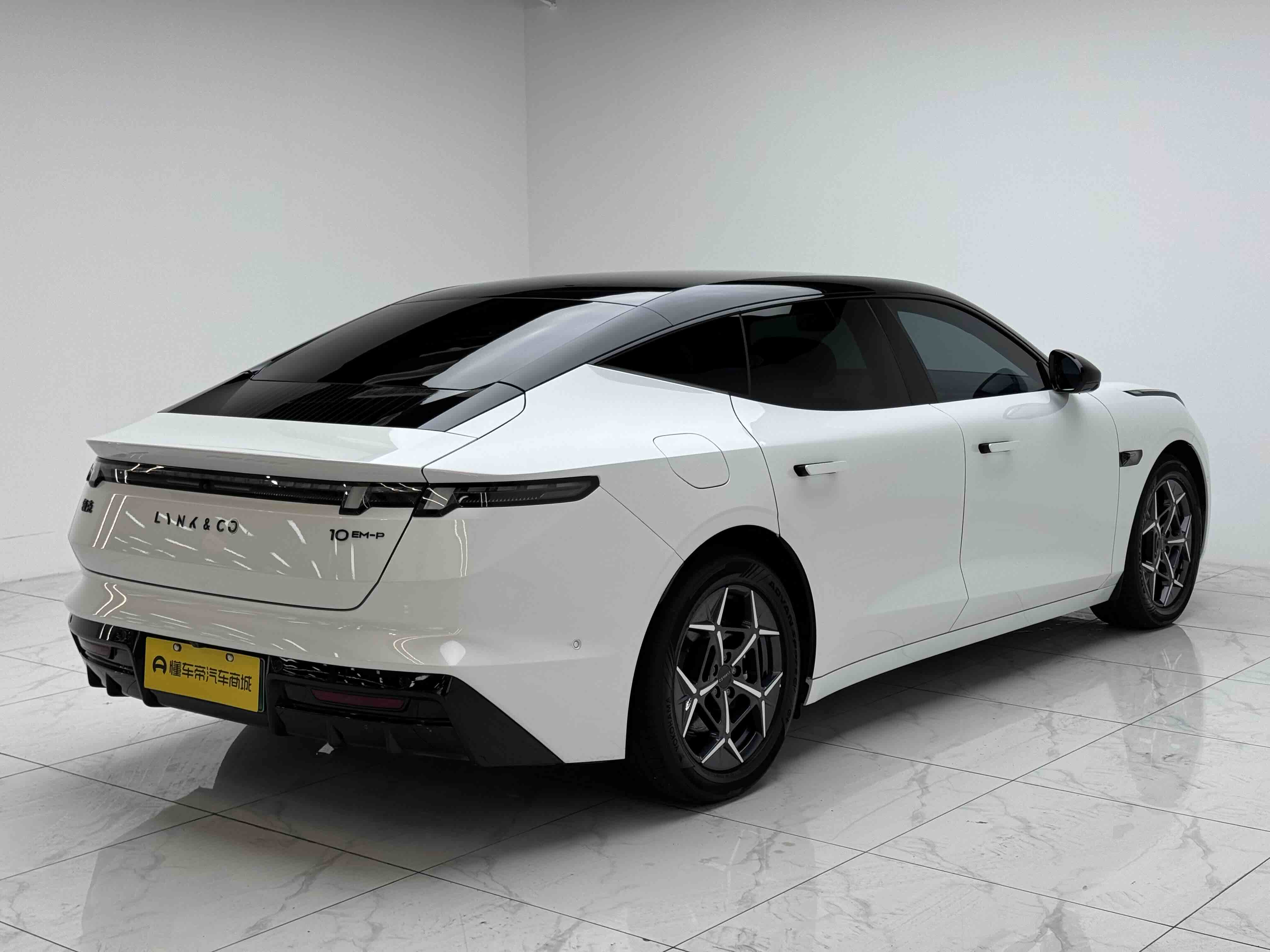 Lynk & Co 10 EM-P 2025 #16 Lynk & Co 10 EM-P 2025 car image #16