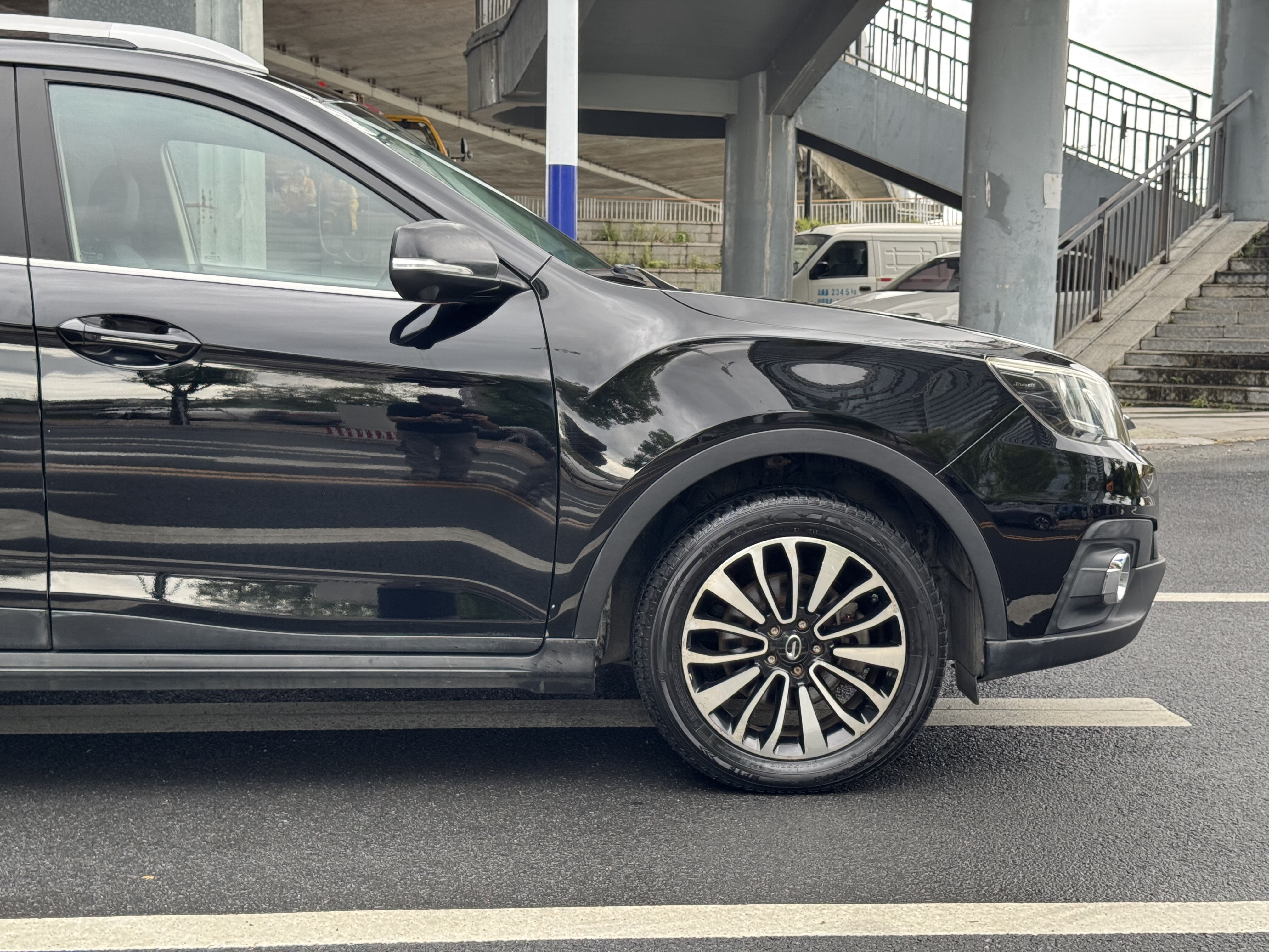 GAC Trumpchi GS5 Super 2016 car image #16