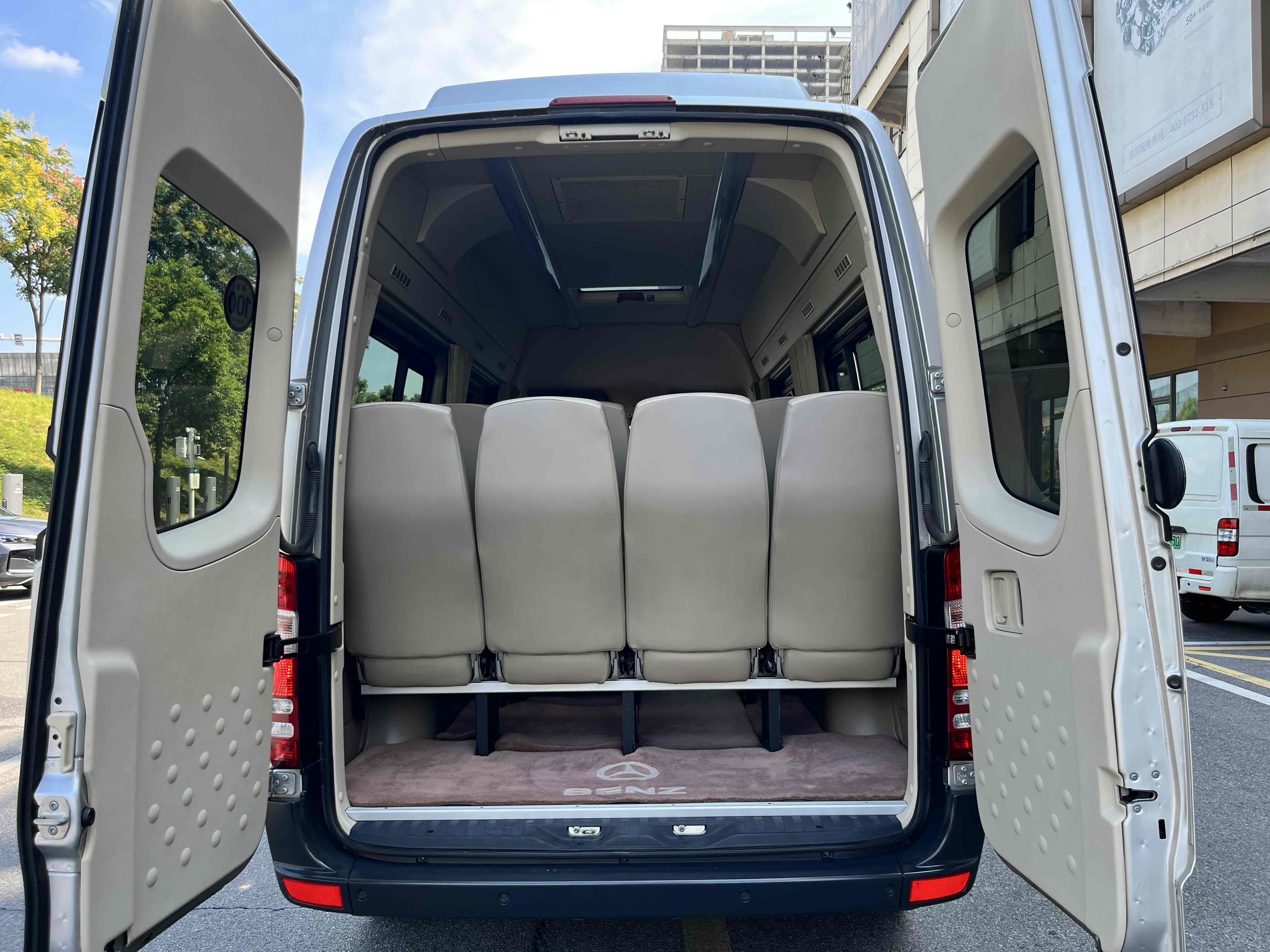 Mercedes-Benz Sprinter 2013 car image #16