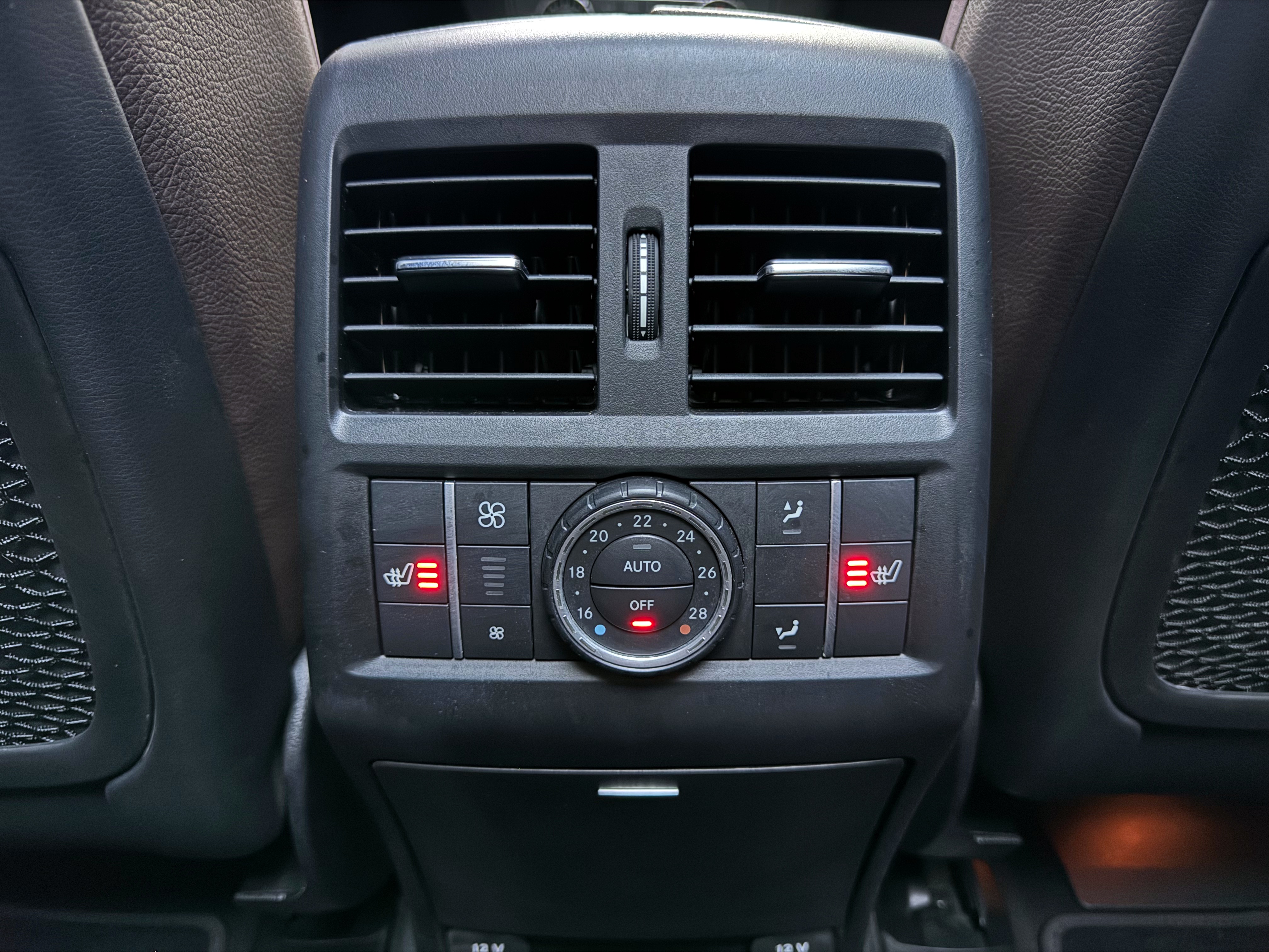 Mercedes-Benz GL AMG 2014 immagine di auto #16