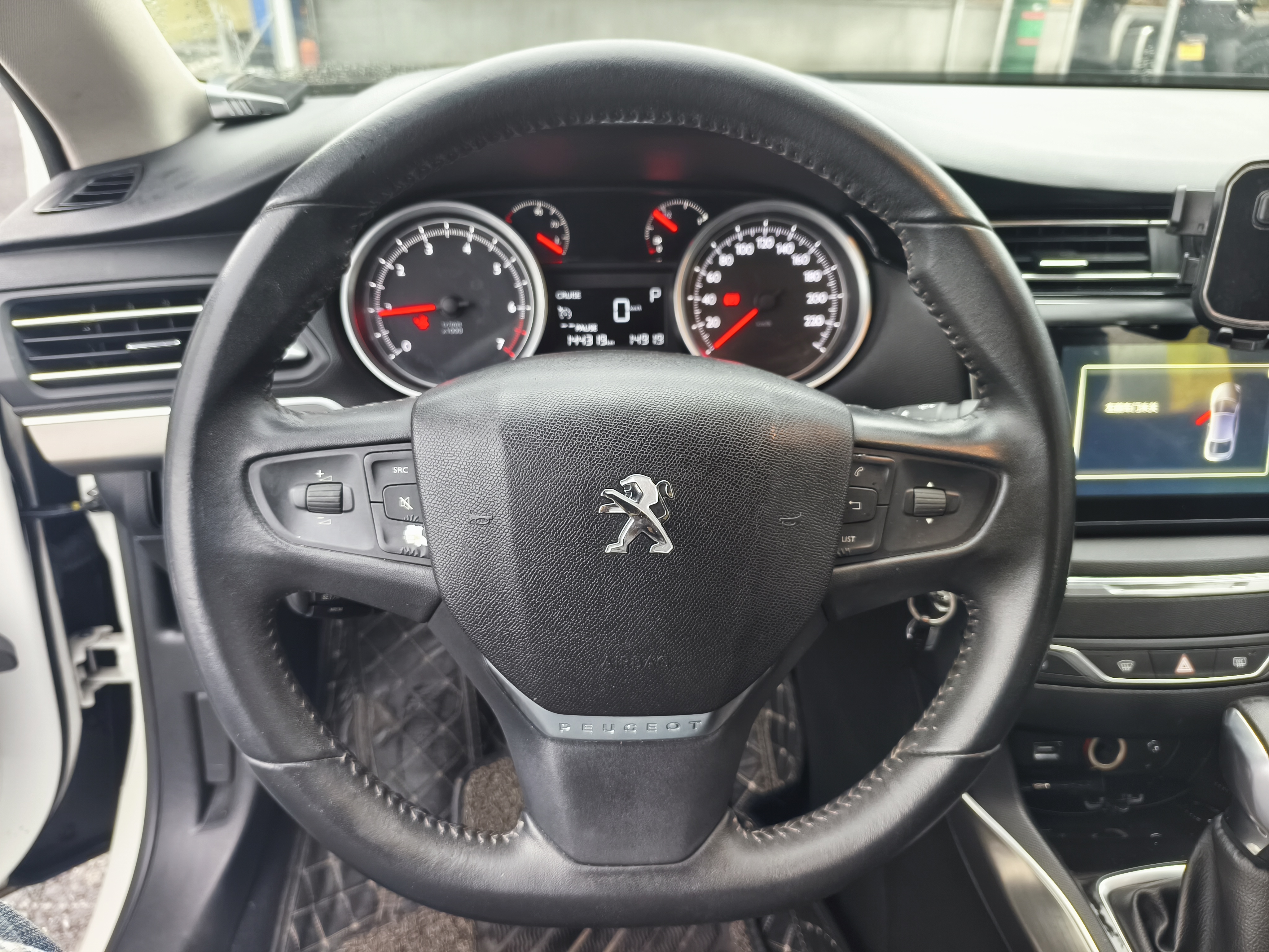 Peugeot 408 2015 #16 Peugeot 408 2015 car image #16