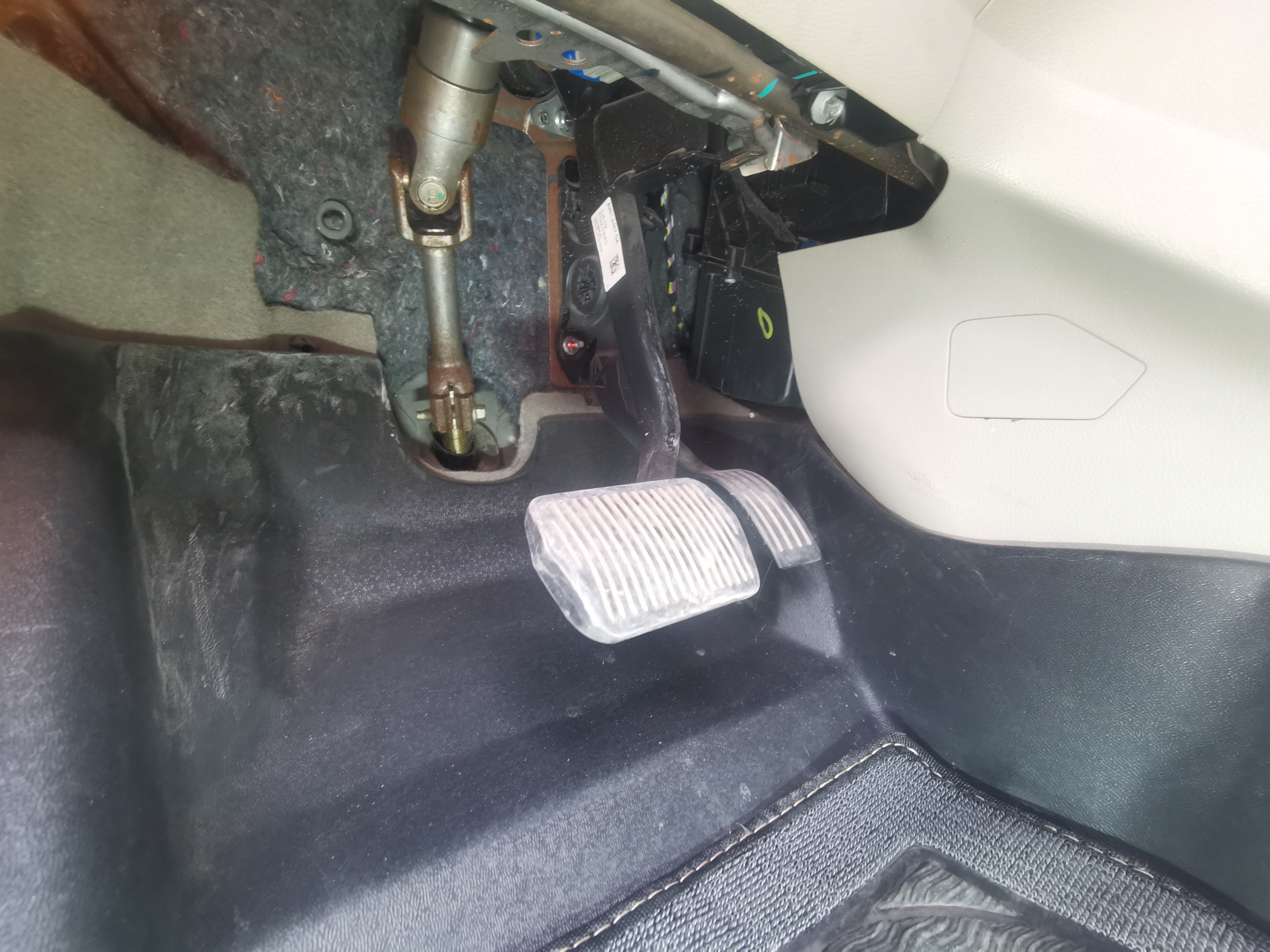 Ford Kuga 2015 #16 Ford Kuga 2015 car image #16