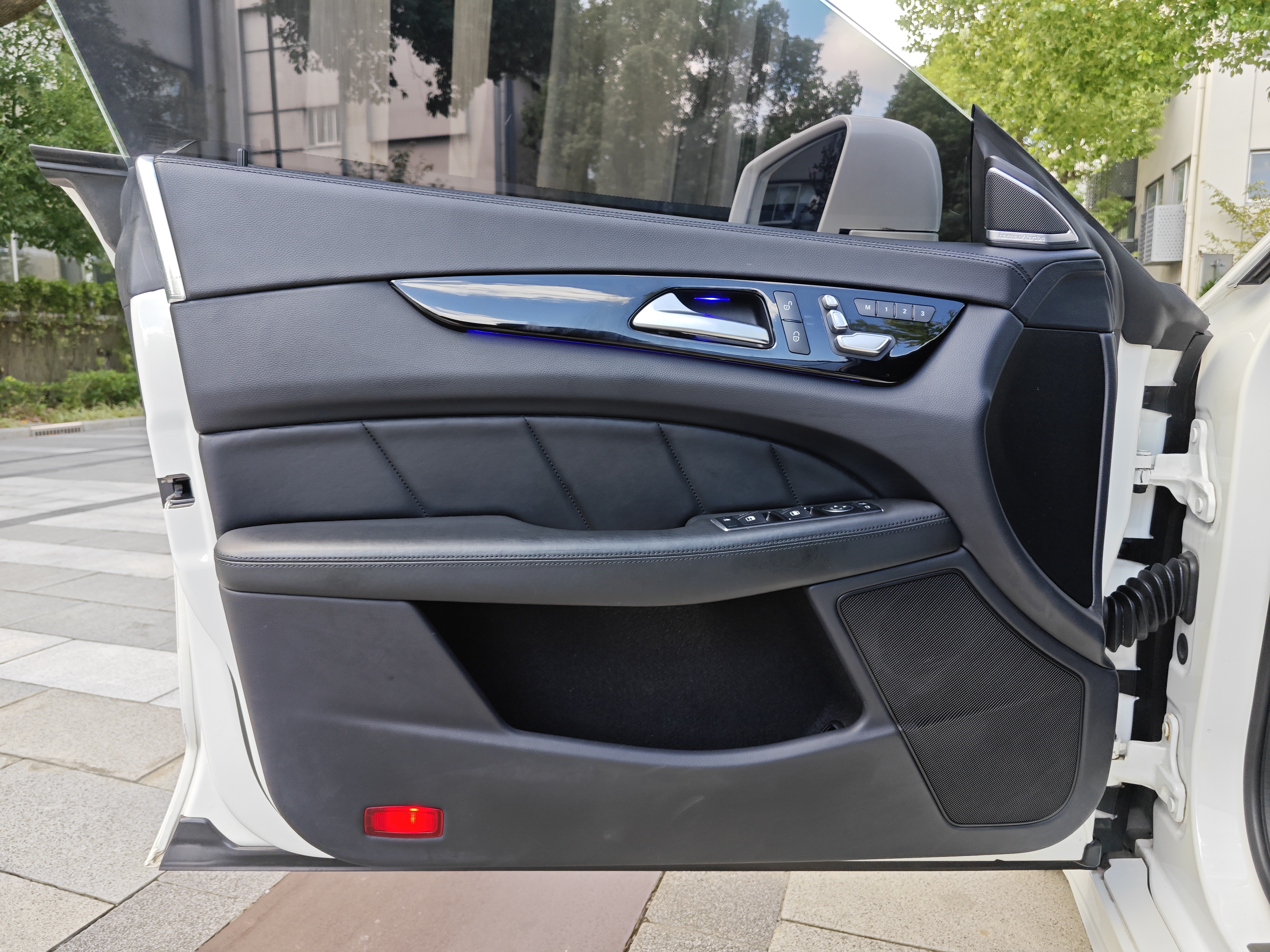 Mercedes-Benz CLS AMG 2016 car image #16