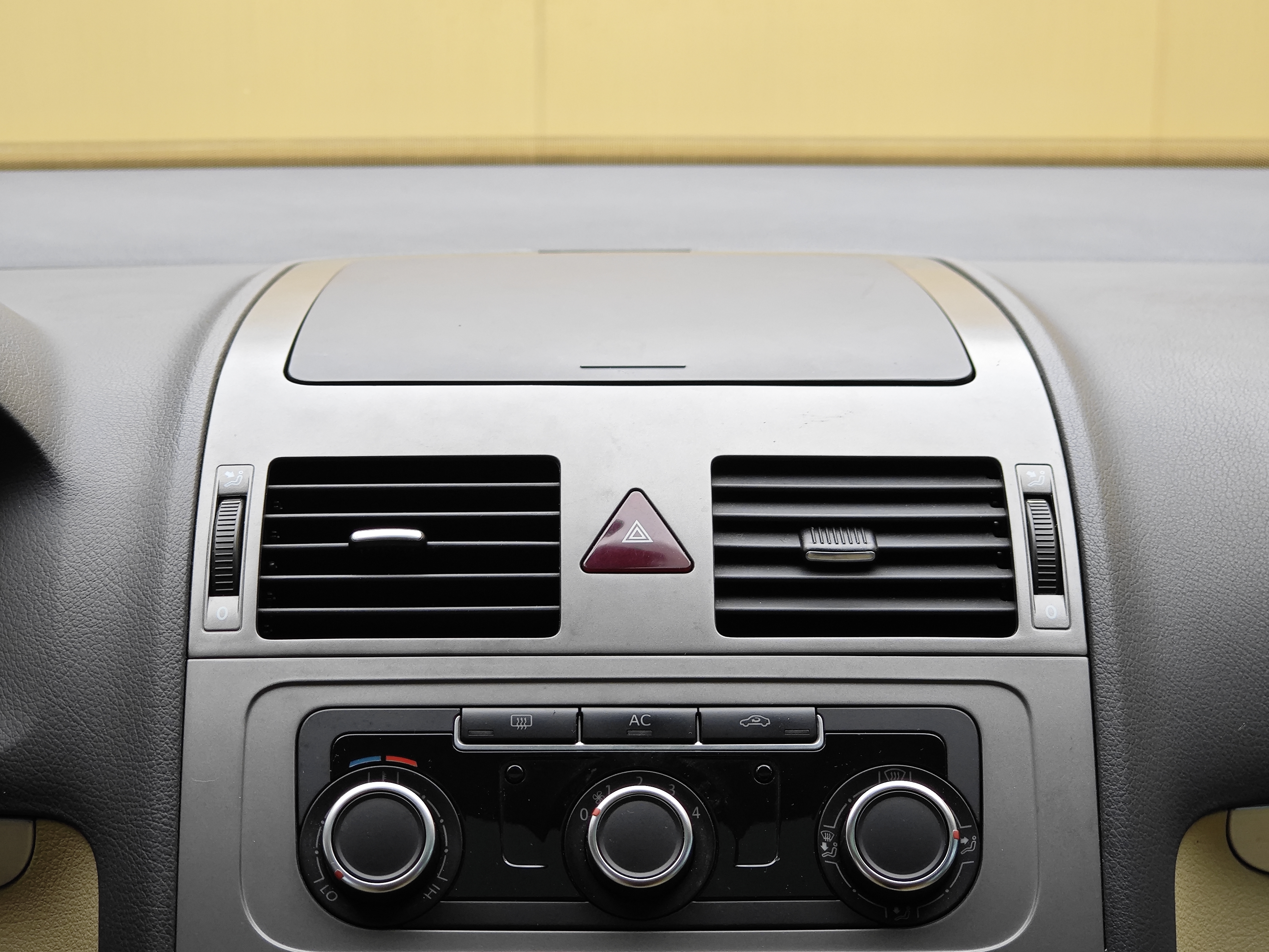 Volkswagen Touran 2011 #16 Volkswagen Touran 2011 immagine di auto #16