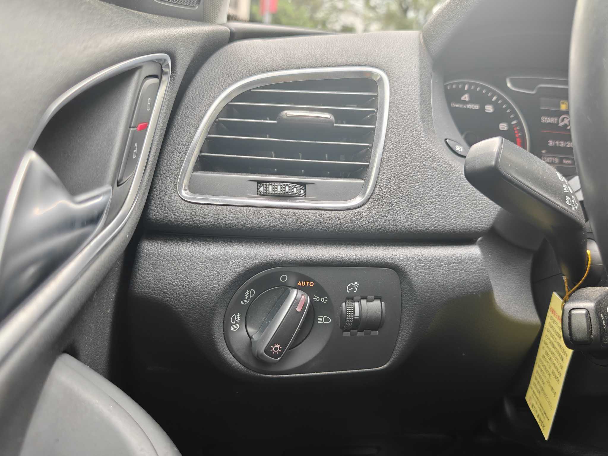 Audi Q3 (Imported) 2014 car image #16