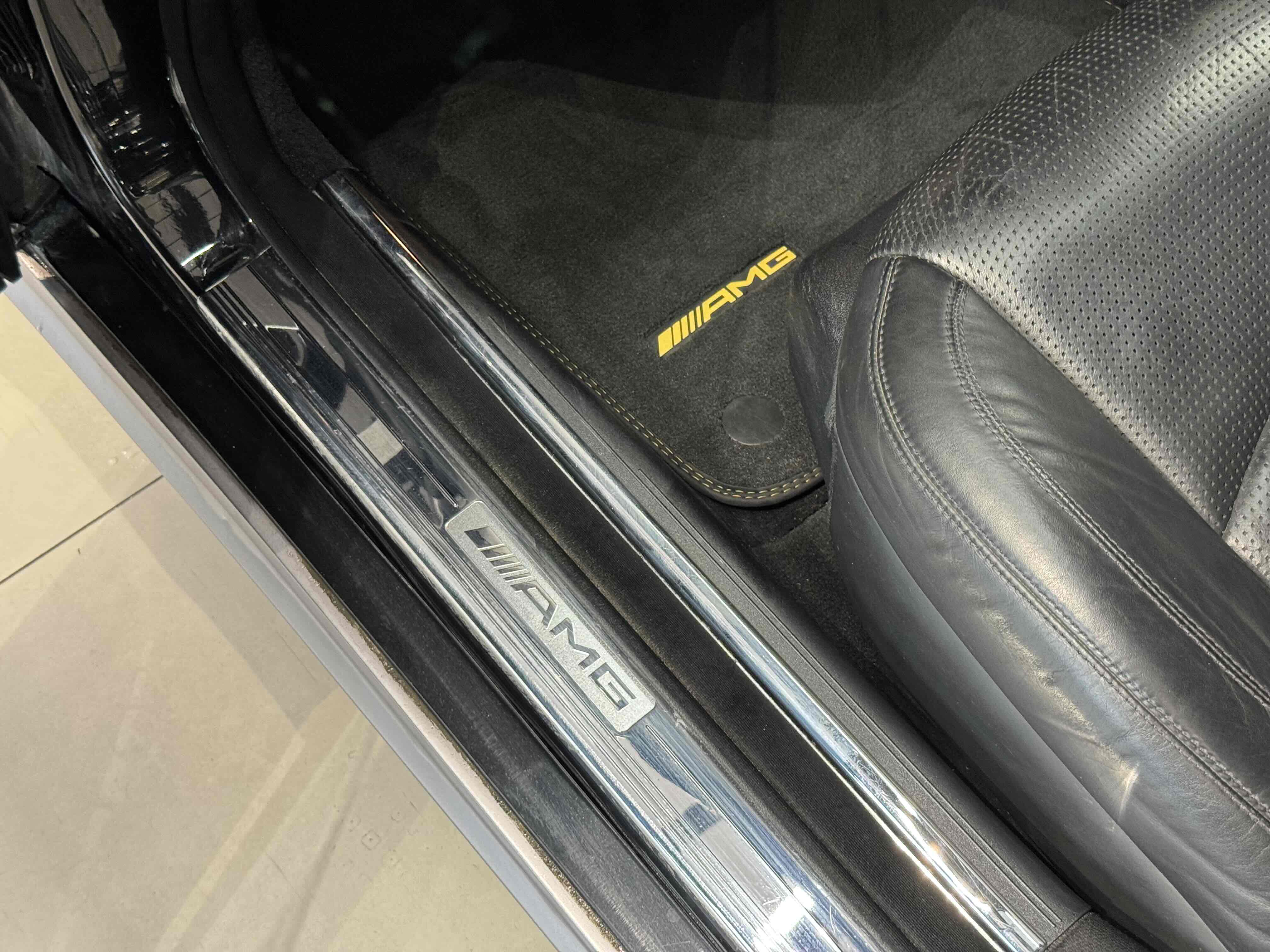 Mercedes-Benz CLS AMG 2009 car image #16