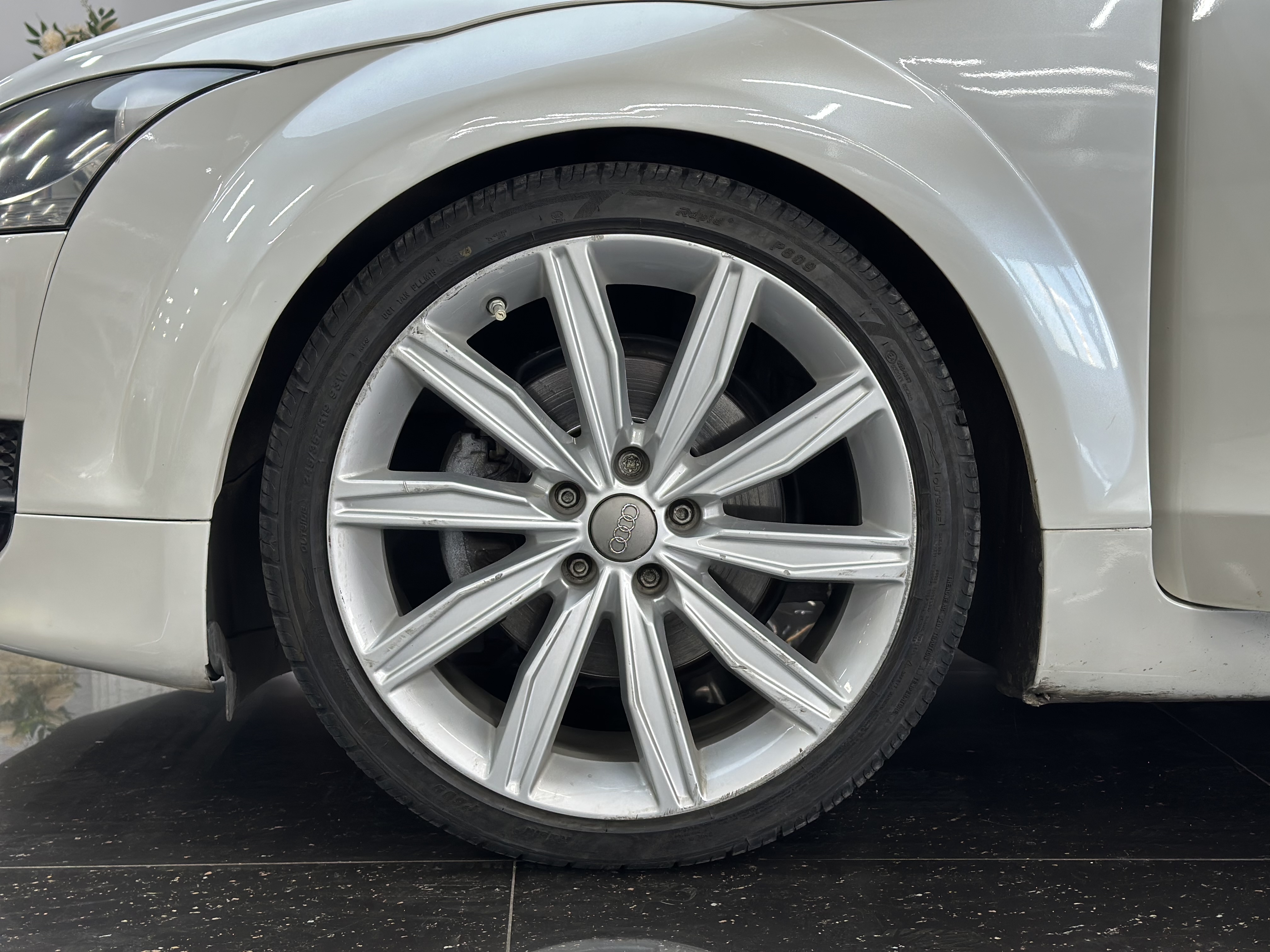 Audi TT 2009 image de voiture #16