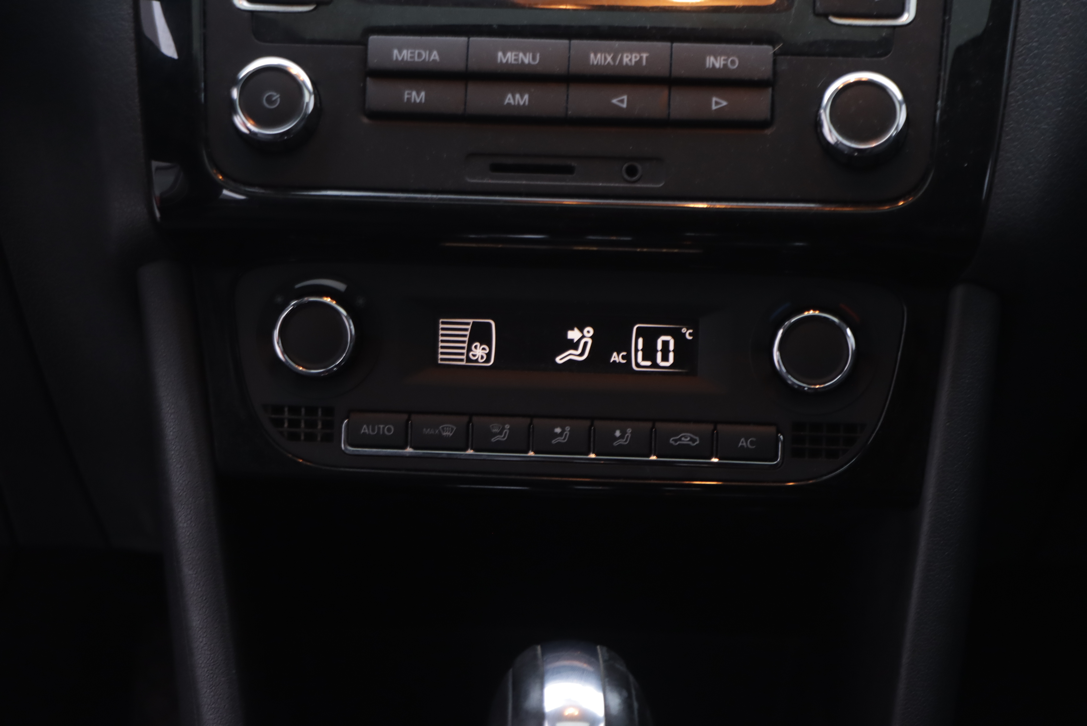 Polo 2012 car image #16