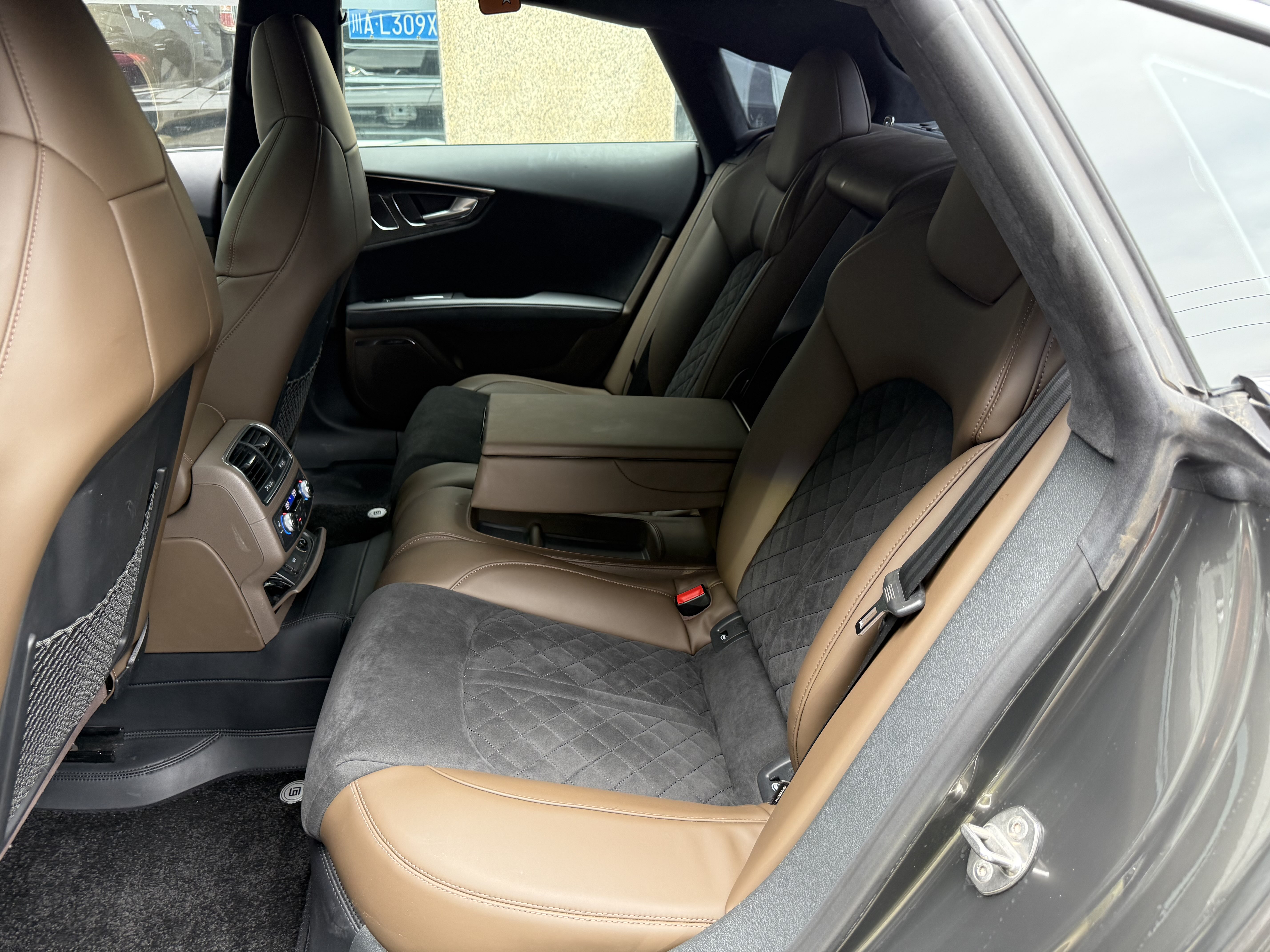 Audi S7 2017 car image #16