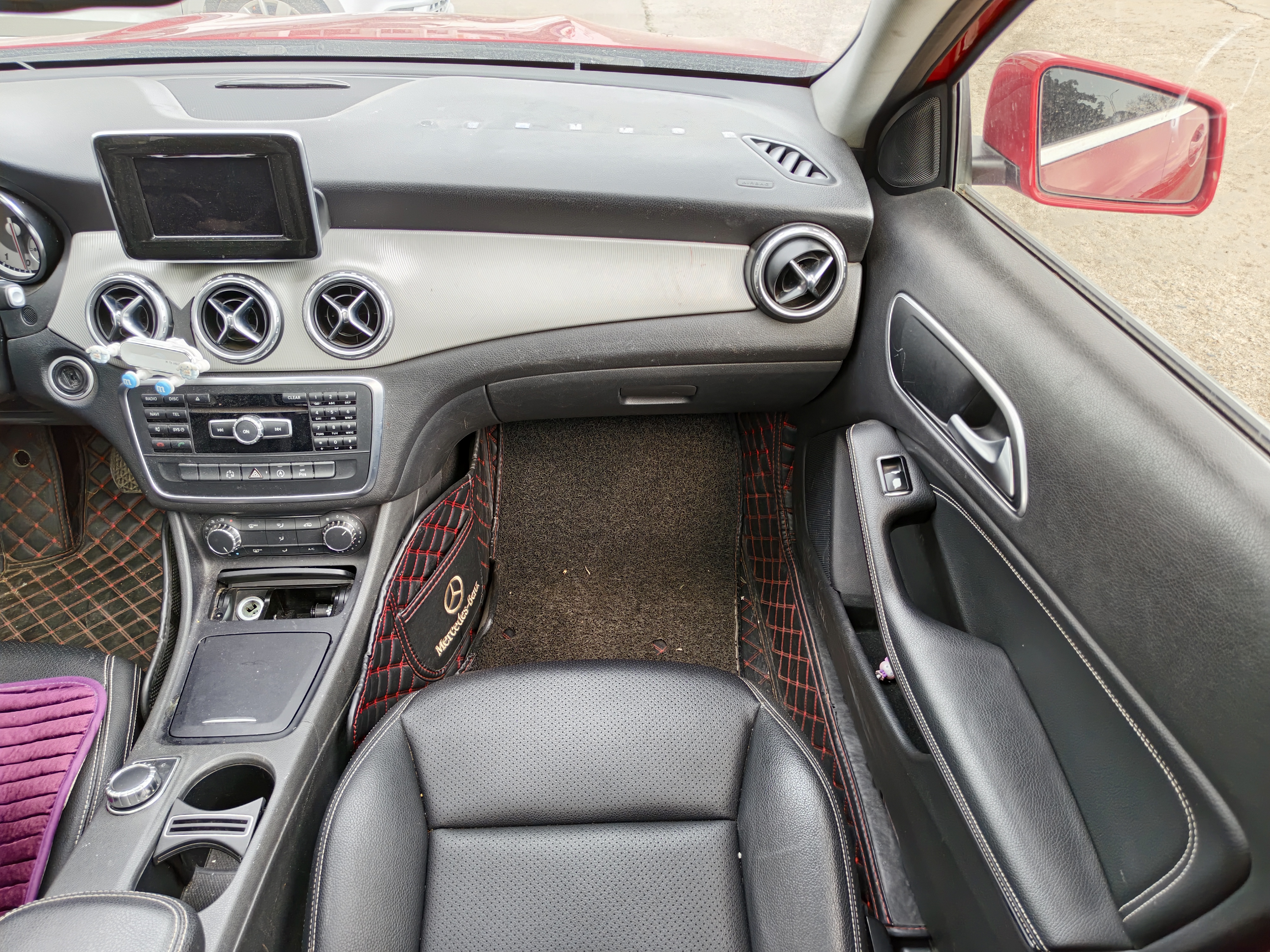 Mercedes-Benz GLA Class 2015 car image #16