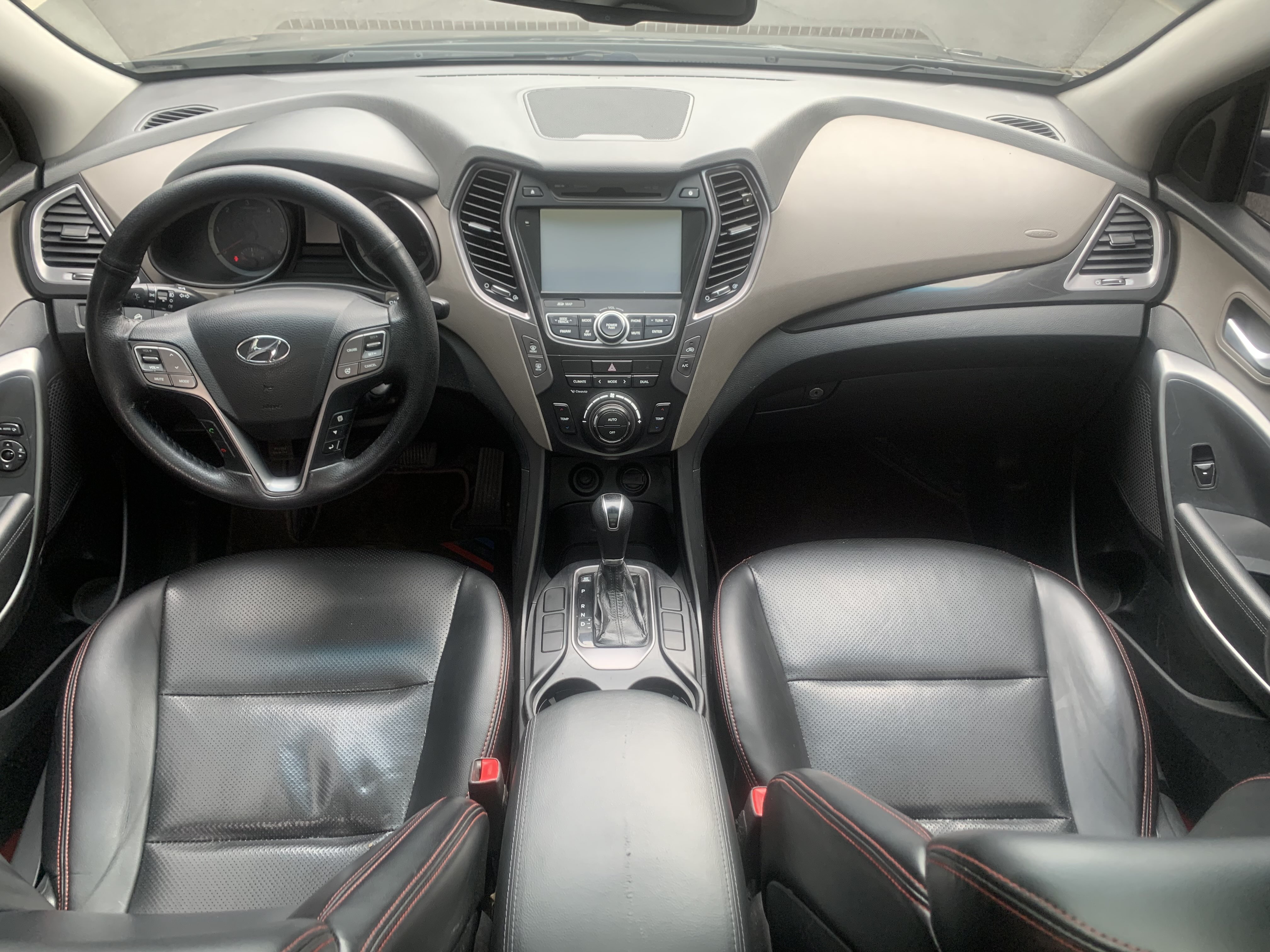 Hyundai Grand Santa Fe 2016 car image #16