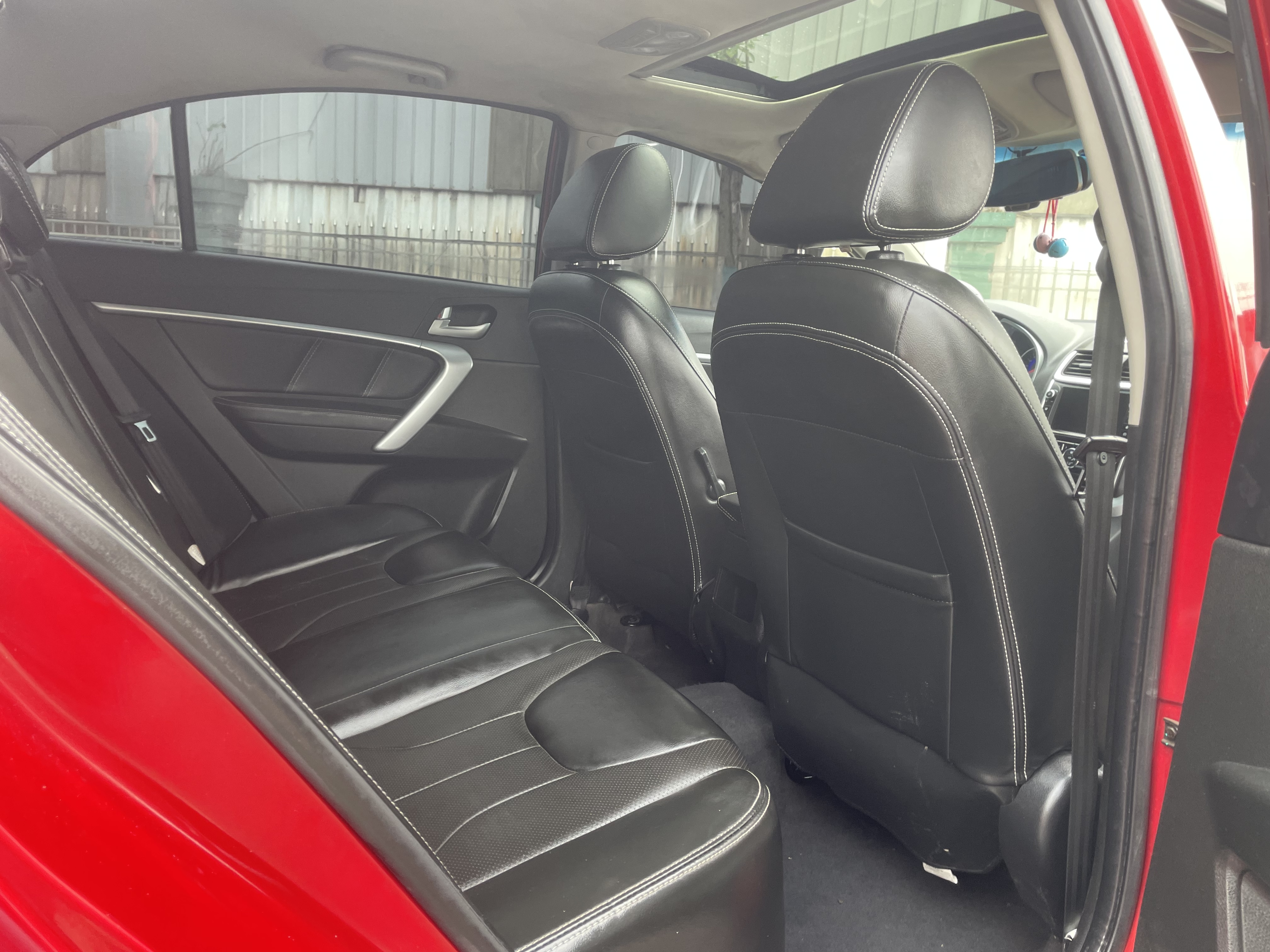 GEELY Emgrand 2015 car image #16