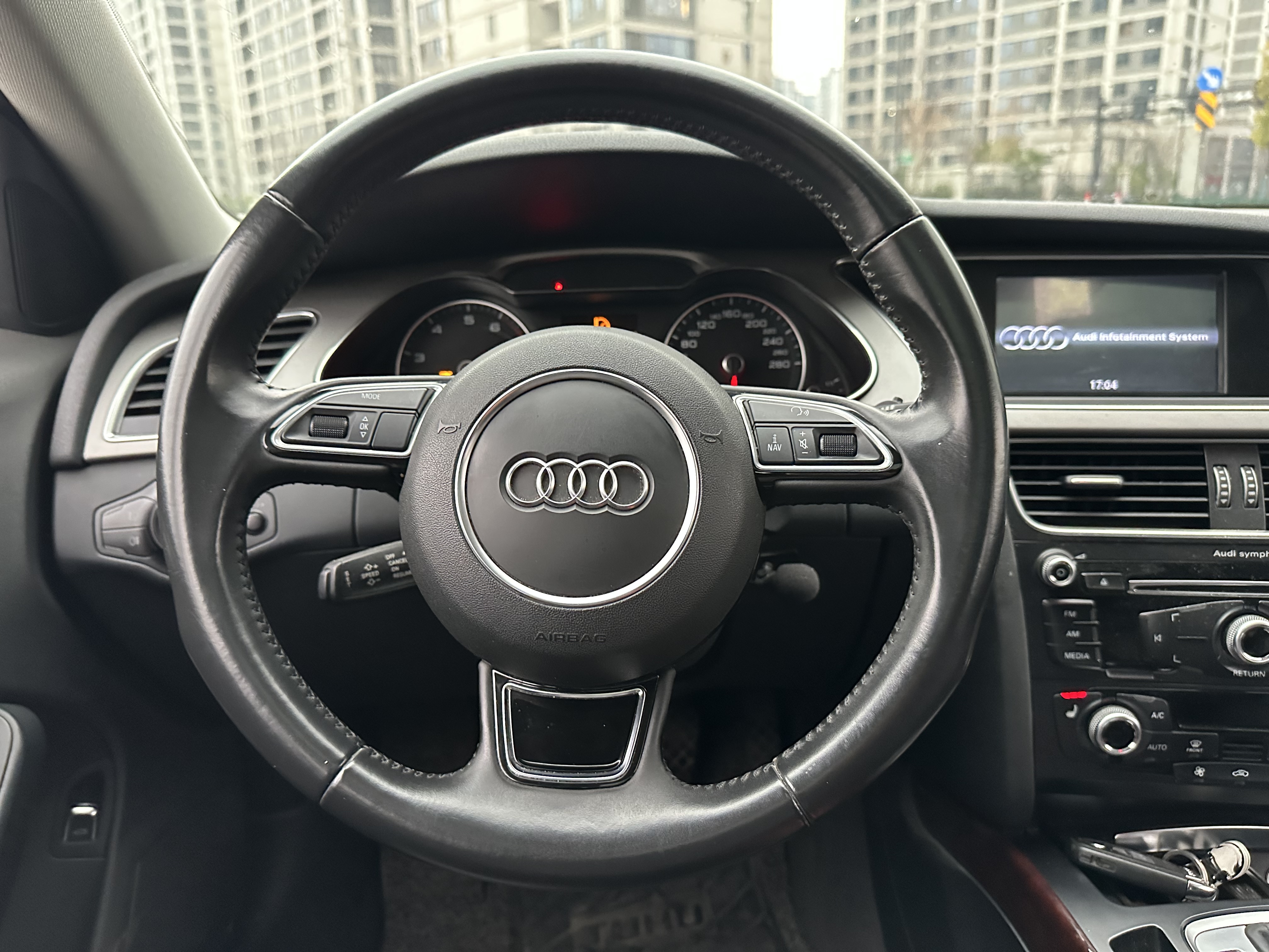 Audi A4L 2016 car image #16