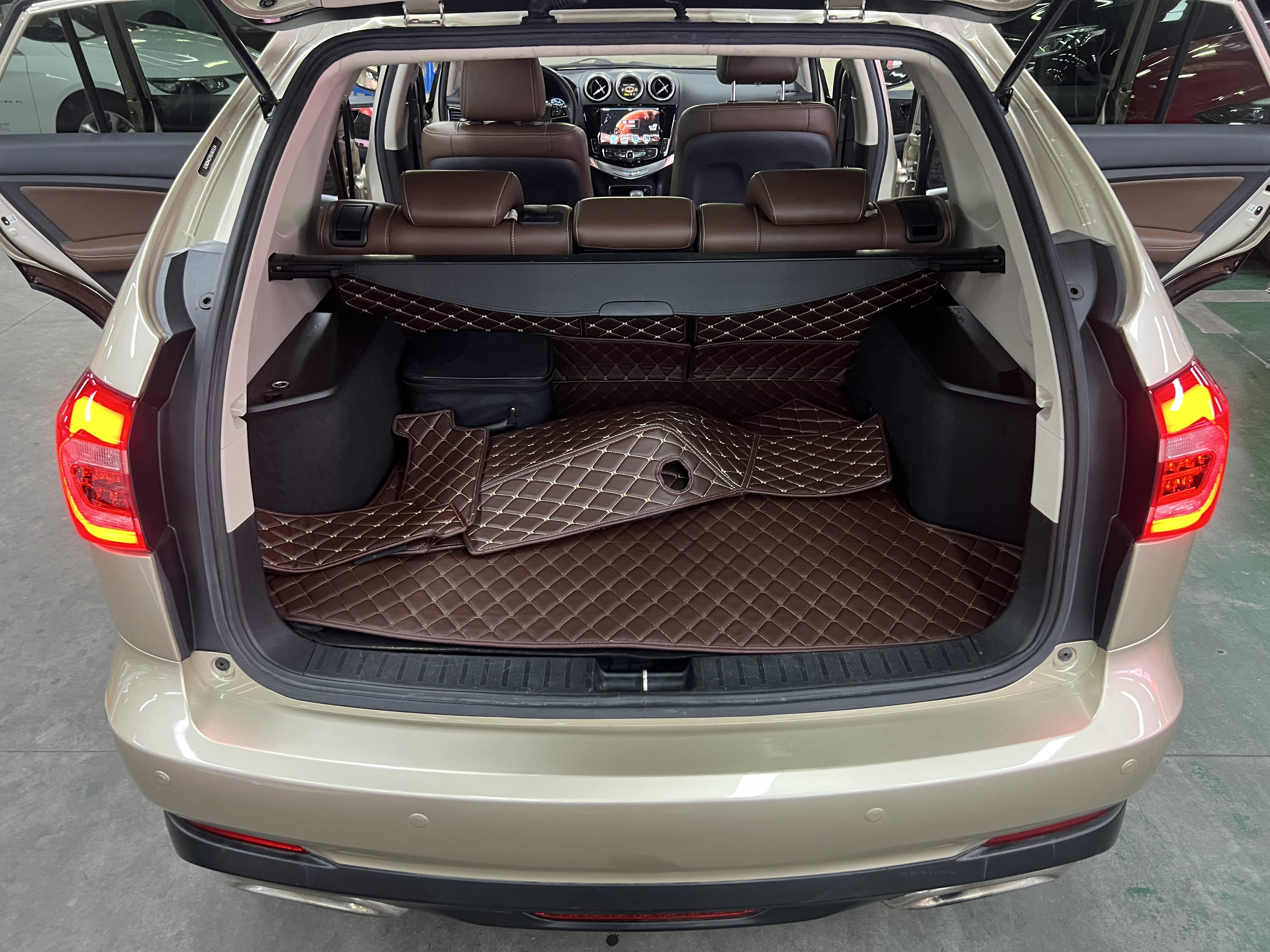 BYD Tang New Energy 2016 #16 BYD Tang New Energy 2016 car image #16