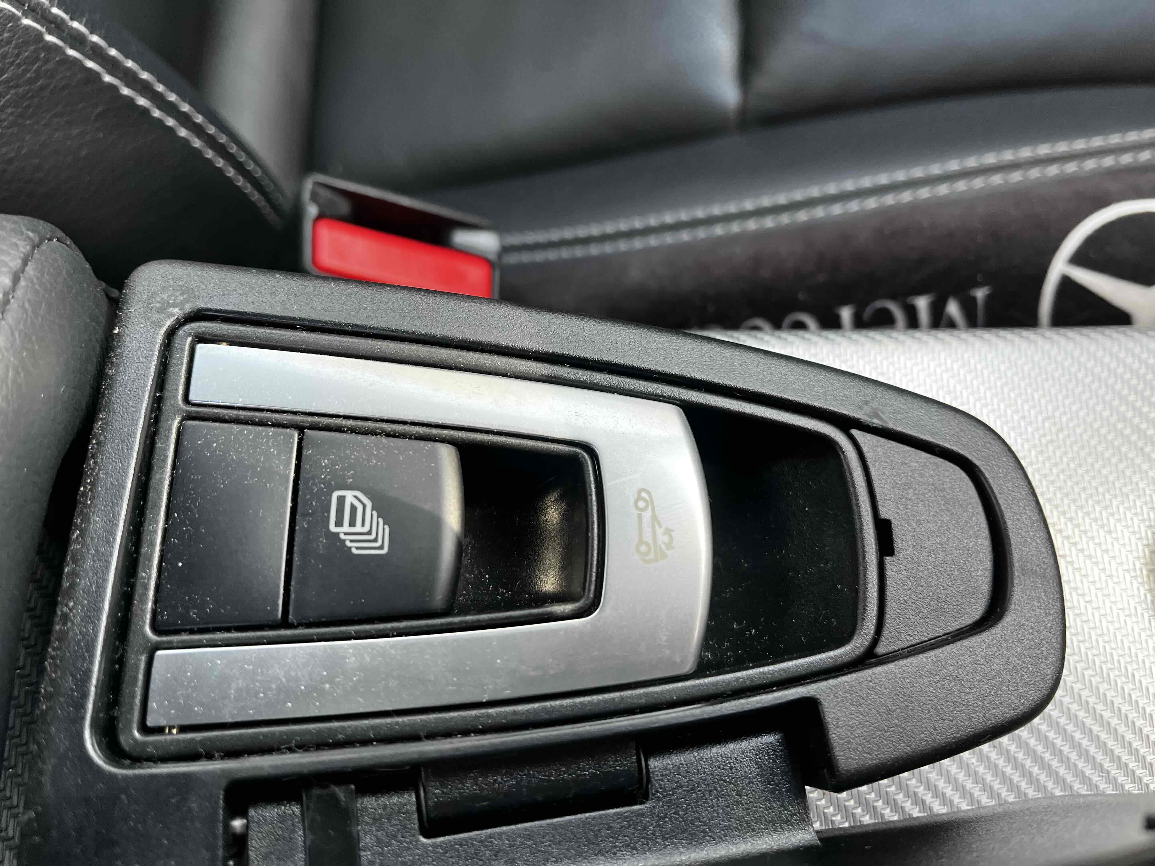 Mercedes-Benz SLC Class 2019 #16 Mercedes-Benz SLC Class 2019 car image #16