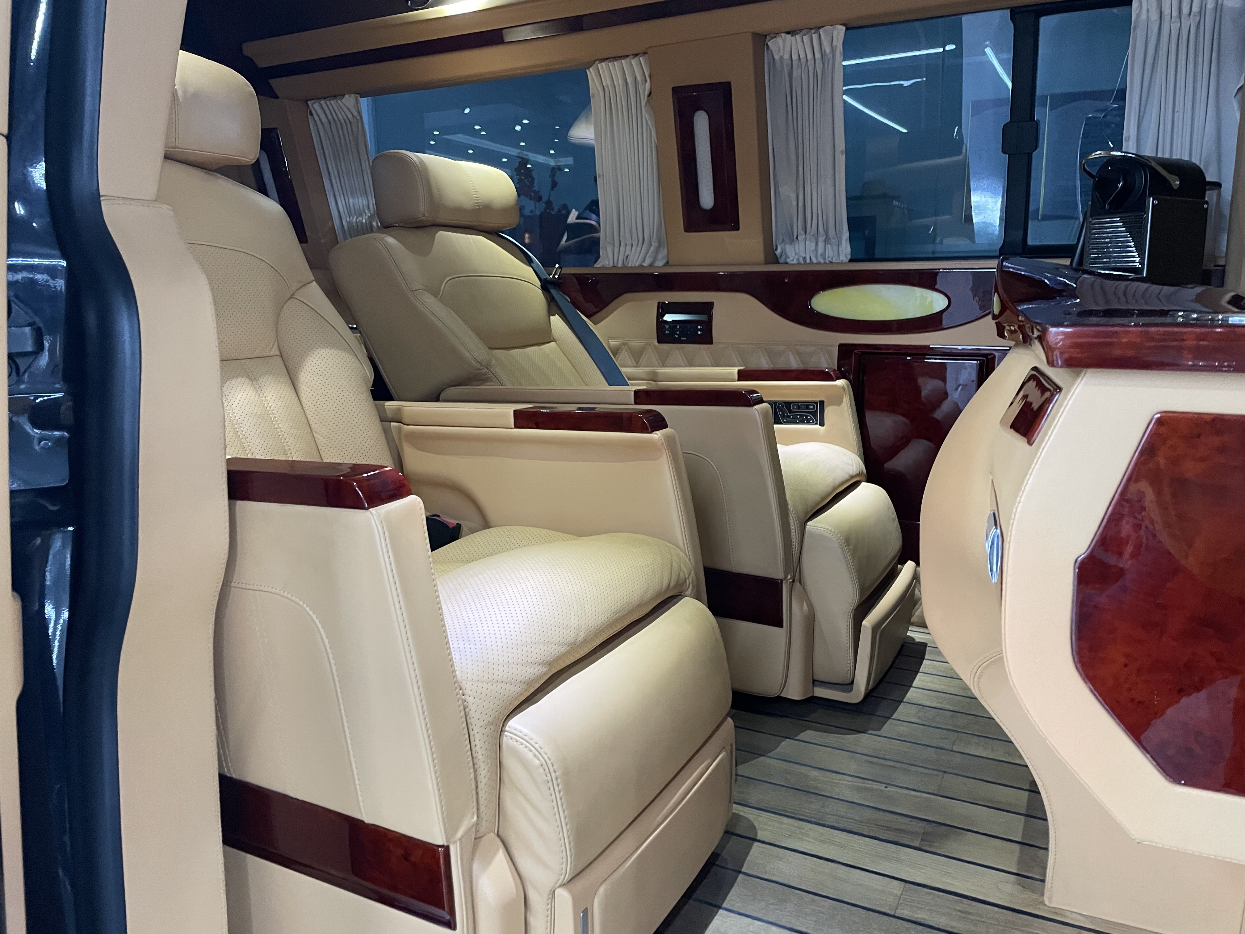 Volkswagen Caravelle 2018 immagine di auto #16