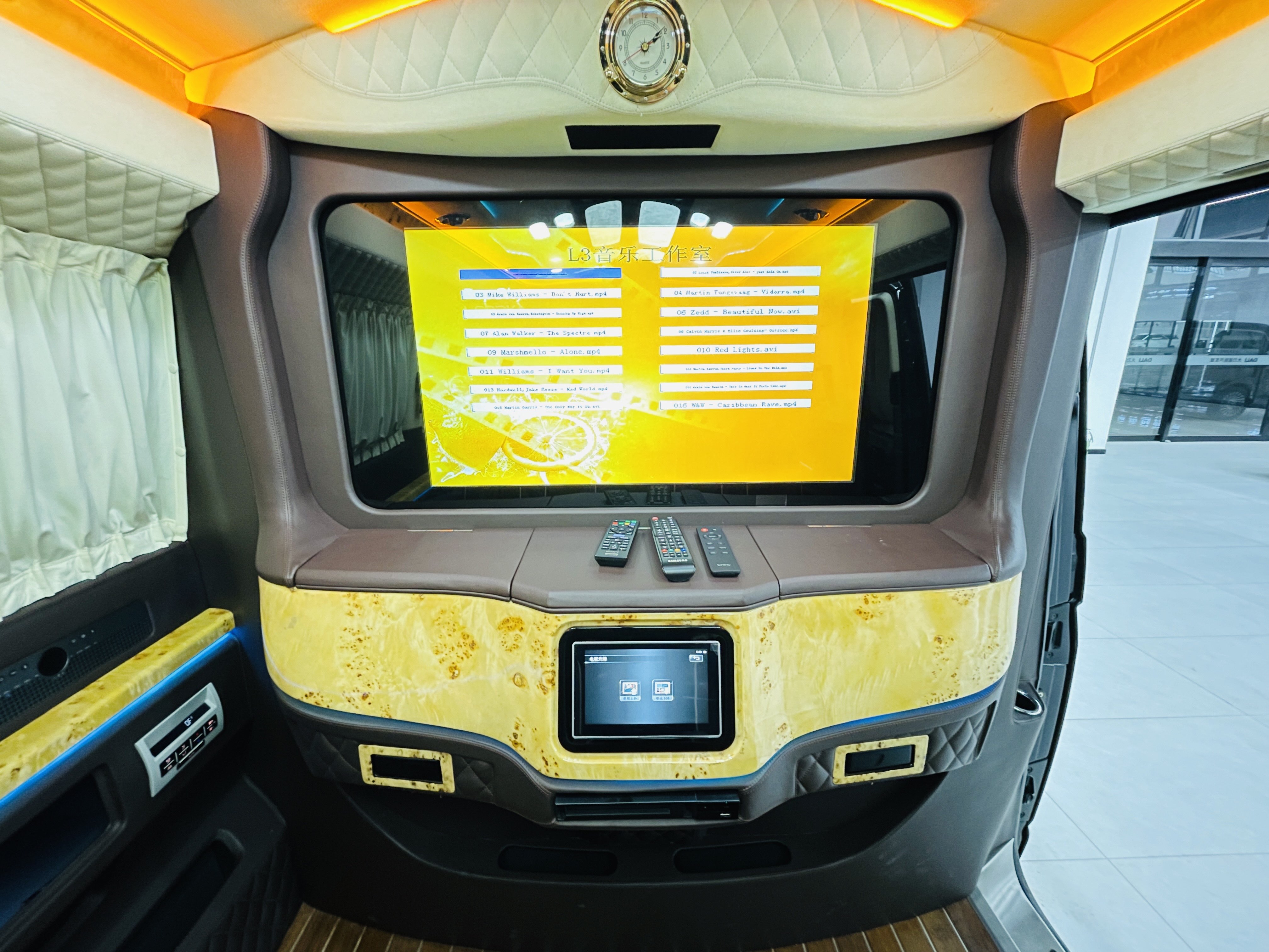 Volkswagen Caravelle 2019 #16 Volkswagen Caravelle 2019 car image #16