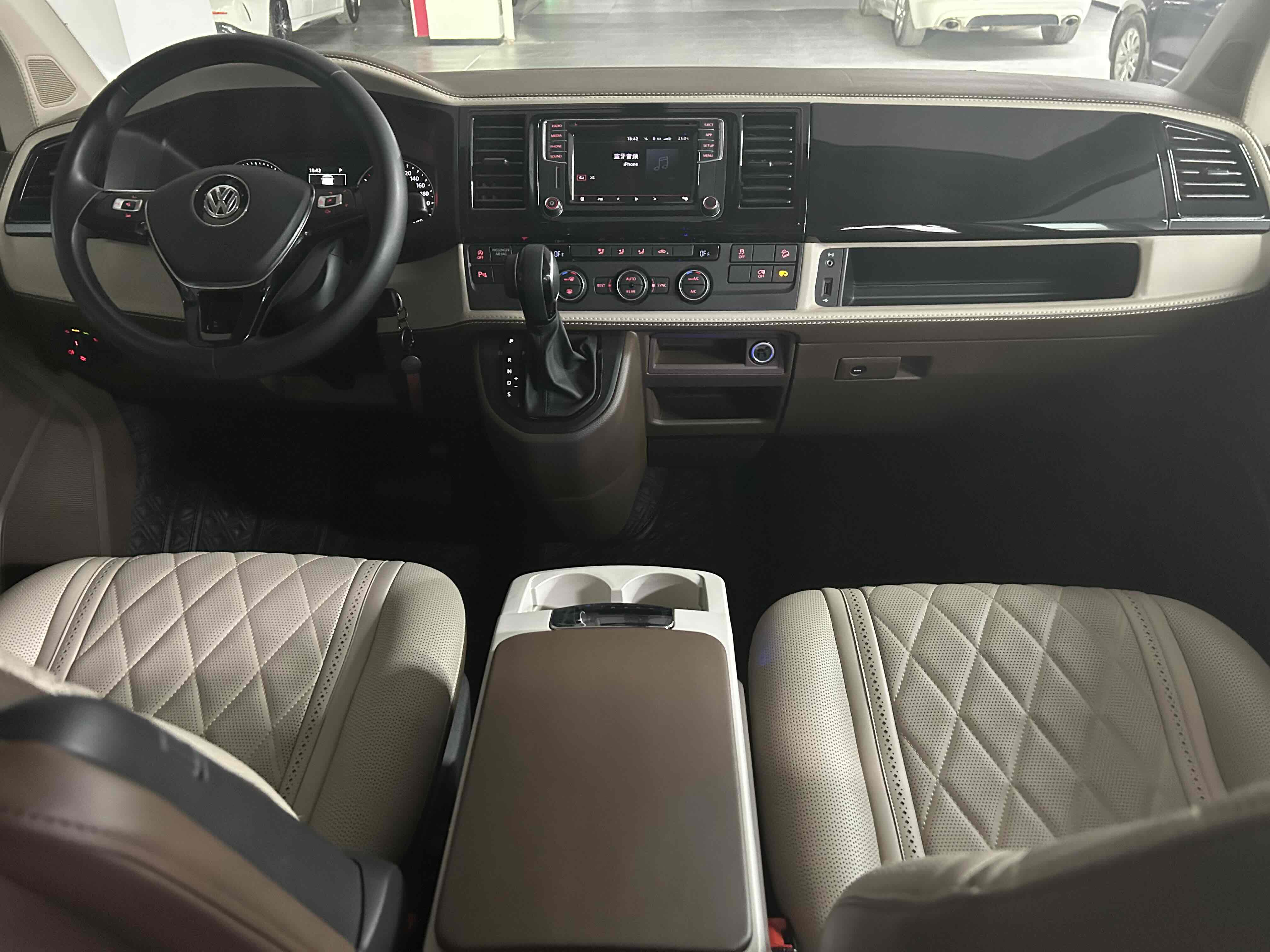 Volkswagen Caravelle 2020 car image #16