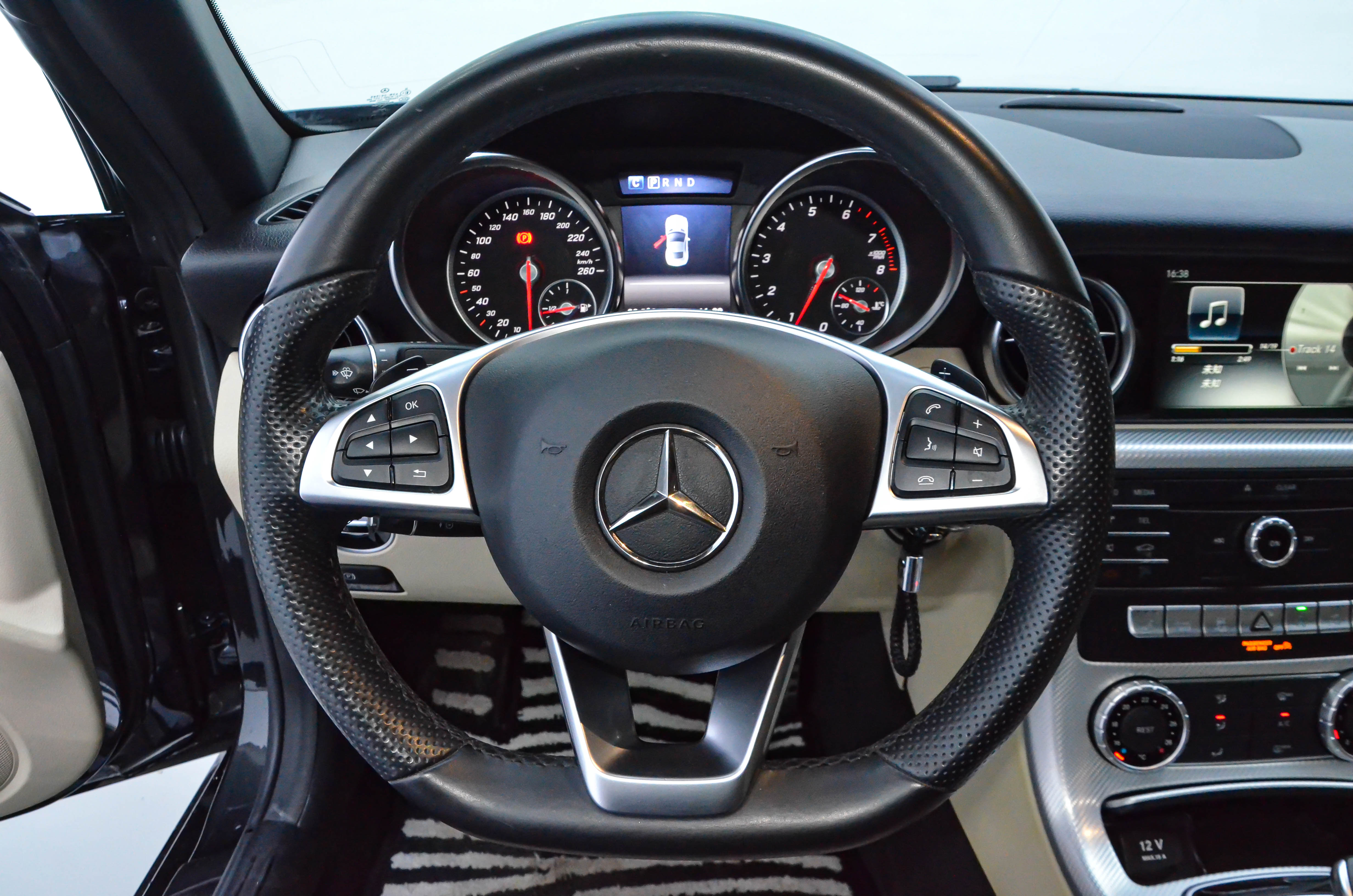 Mercedes-Benz SLC Class 2019 car image #16